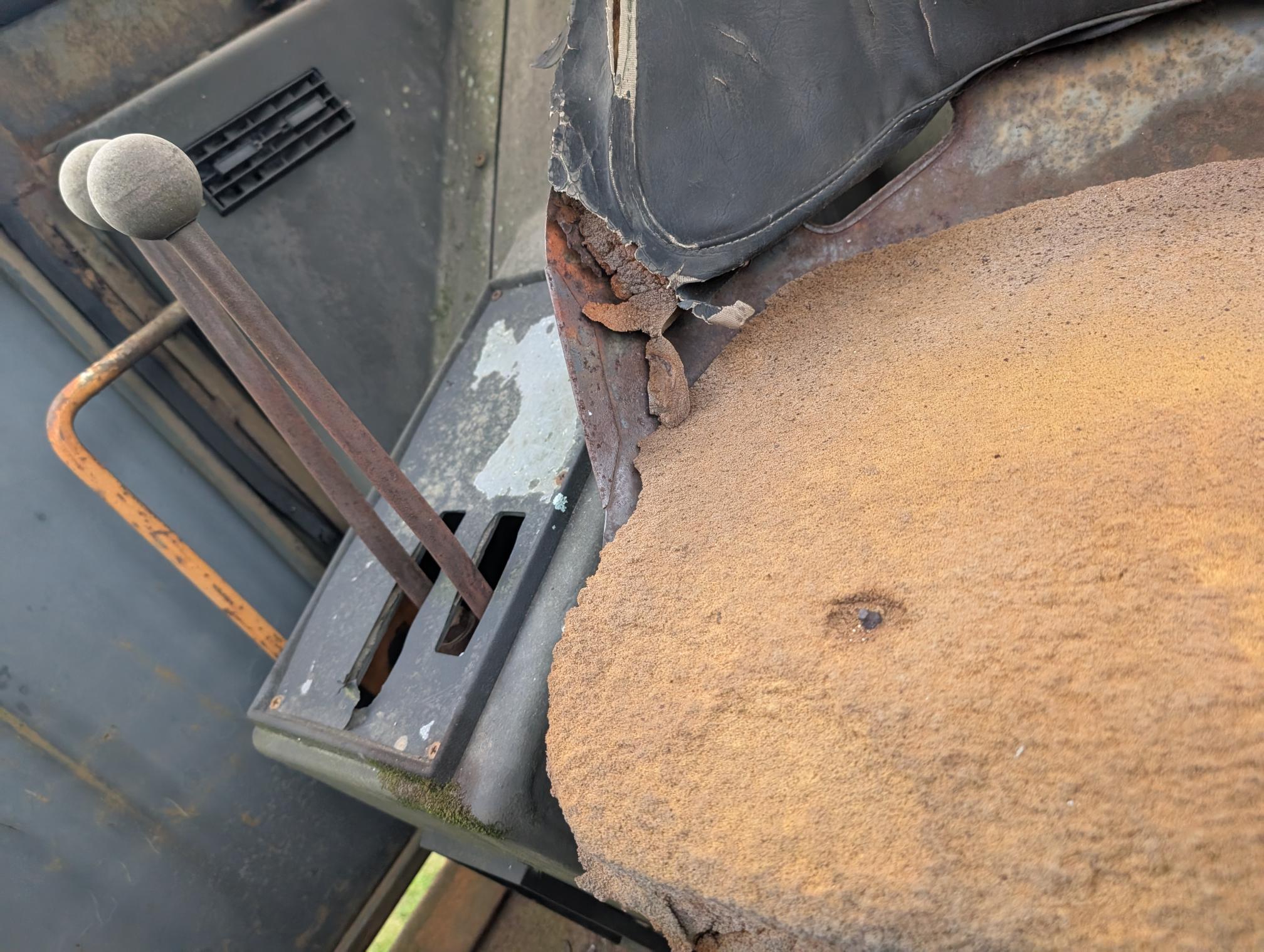 1984 CASE 125B - Image 26