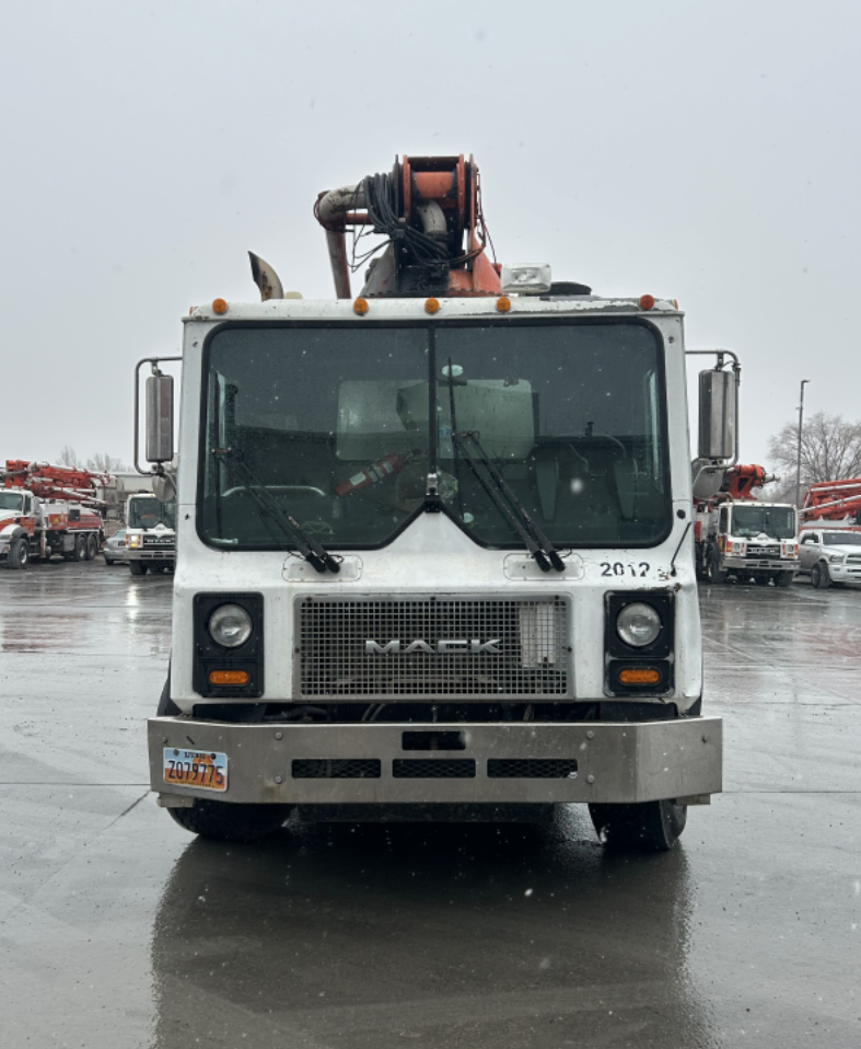 2006 MACK MR688S - Image 3