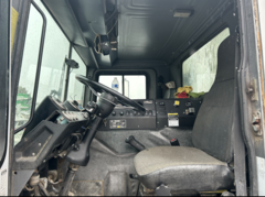 2006 MACK MR688S - Image 5