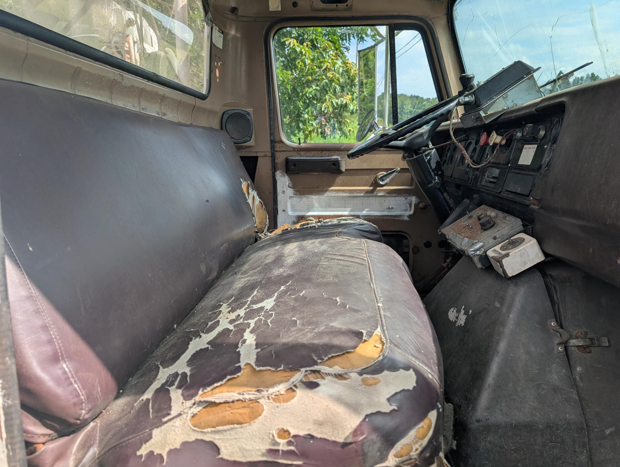 1985 INTERNATIONAL S1900 - view 15 of 28