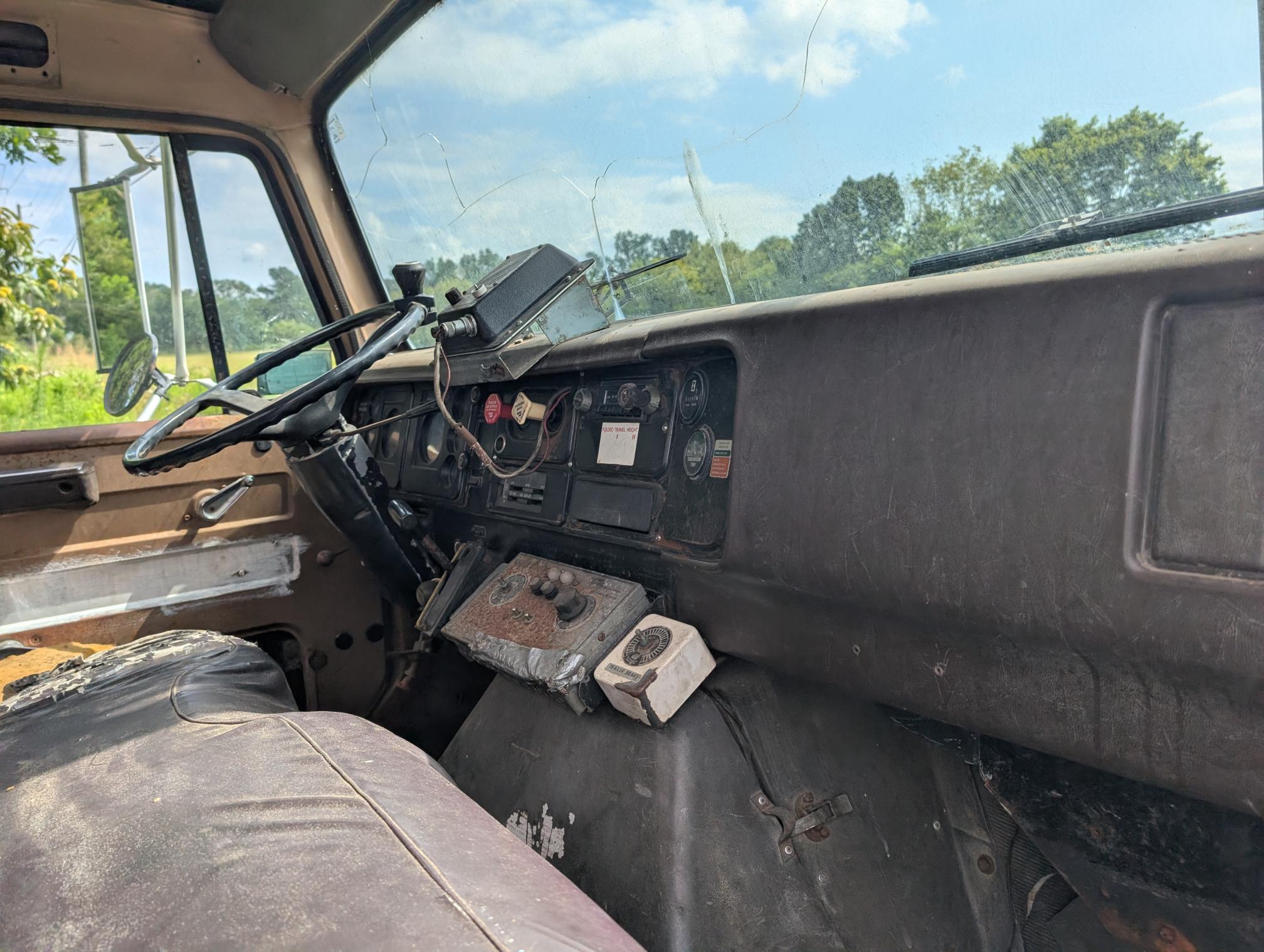 1985 INTERNATIONAL S1900 - view 16 of 28