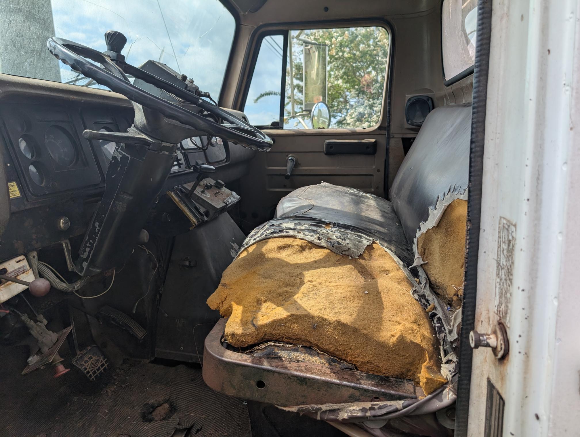 1985 INTERNATIONAL S1900 - Image 17