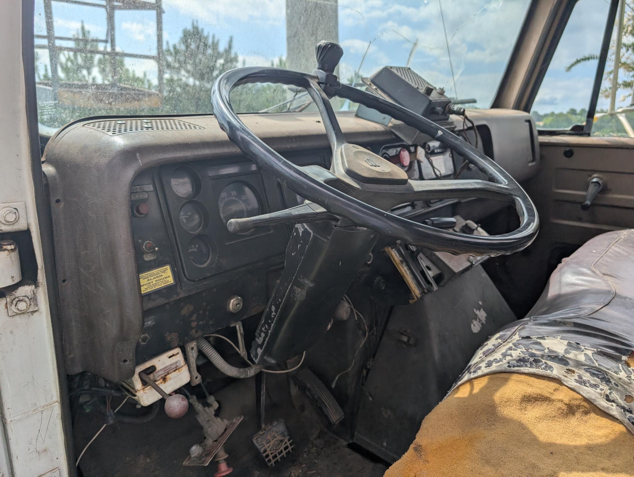 1985 INTERNATIONAL S1900 - view 14 of 28