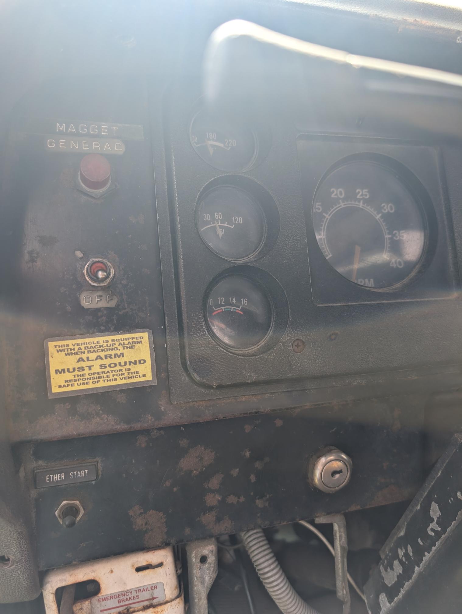 1985 INTERNATIONAL S1900 - view 13 of 28