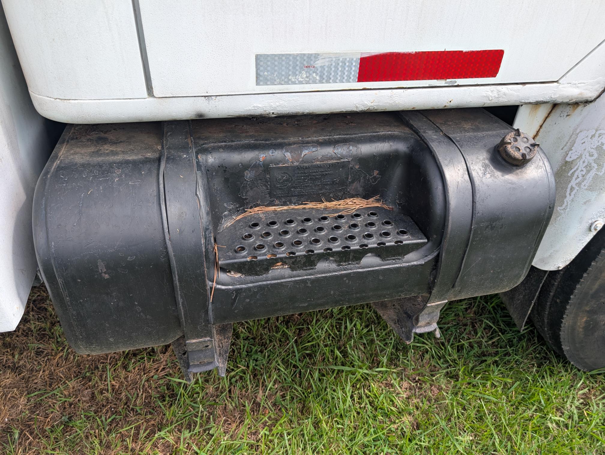 1985 INTERNATIONAL S1900 - view 8 of 28