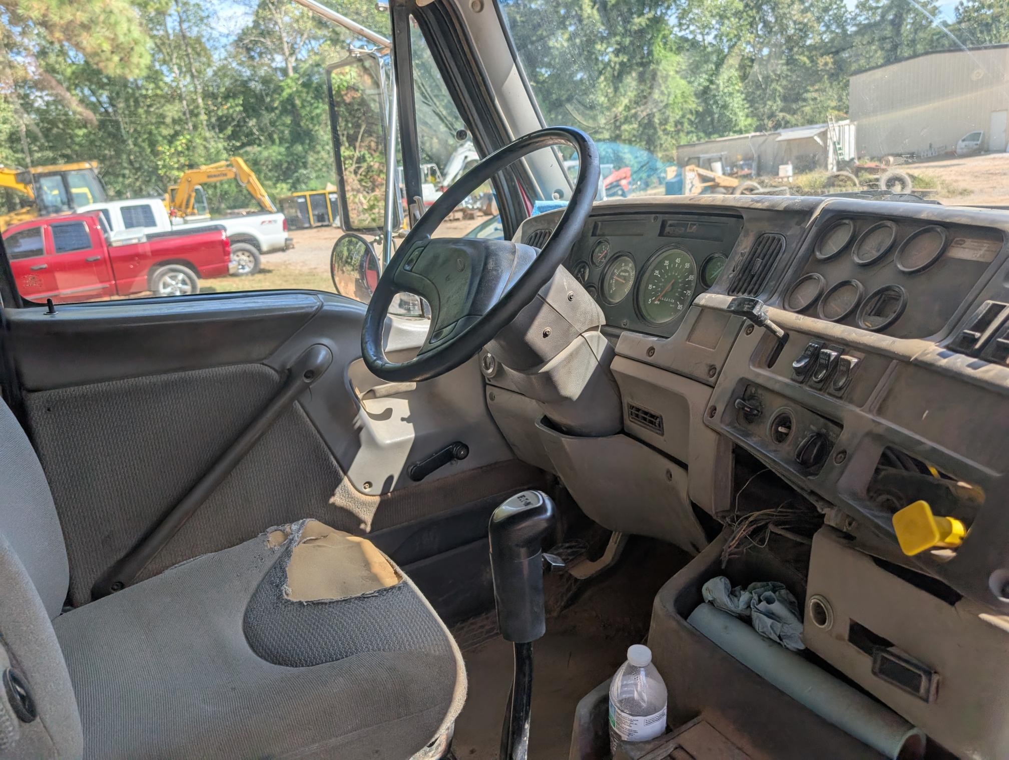 2000 STERLING LT9500 - Image 27