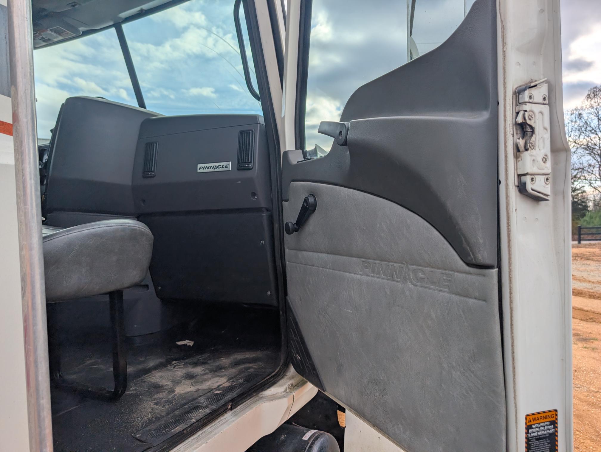 2013 MACK CHU613 - Image 7