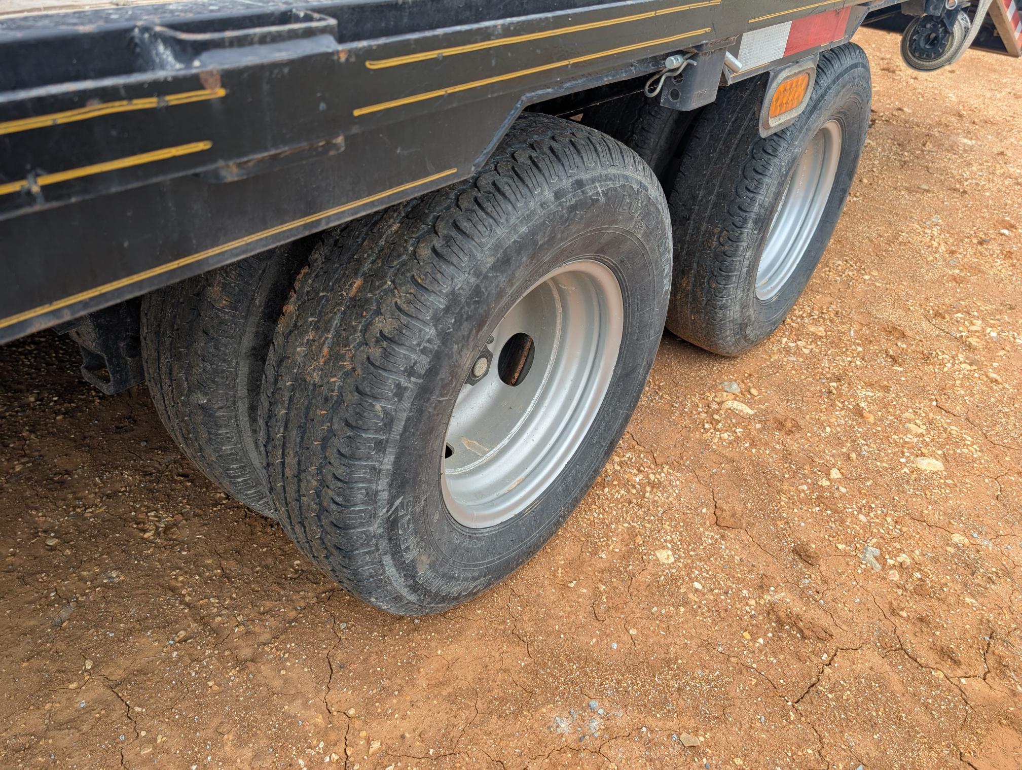 2023 EAGLE 30 foot Gooseneck - Image 9