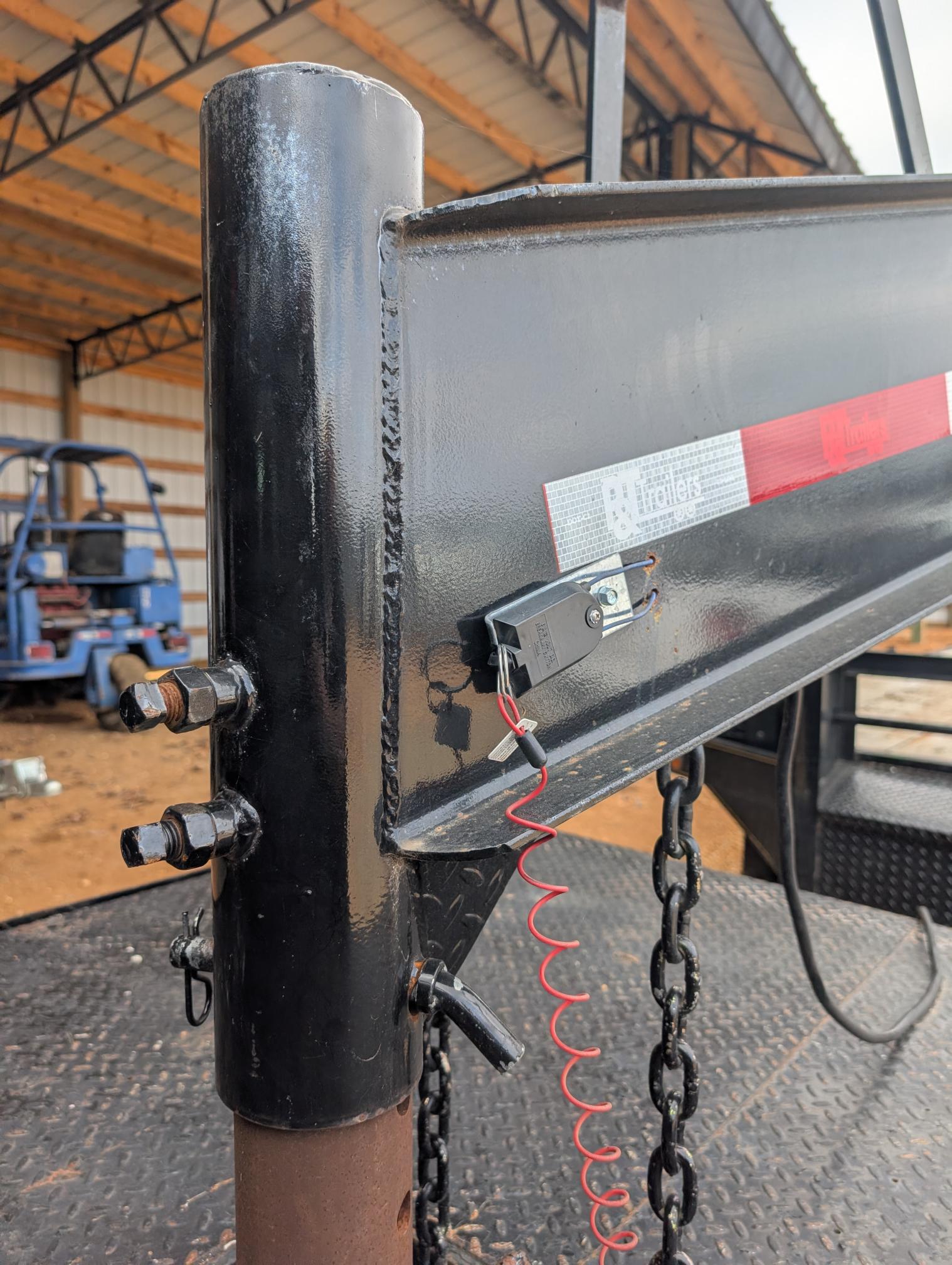 2023 EAGLE 30 foot Gooseneck - view 13 of 17