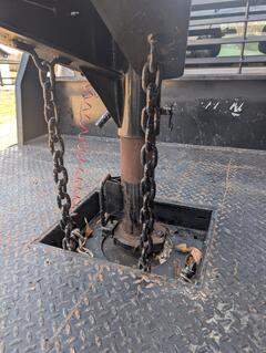 2023 EAGLE 30 foot Gooseneck - Image 12