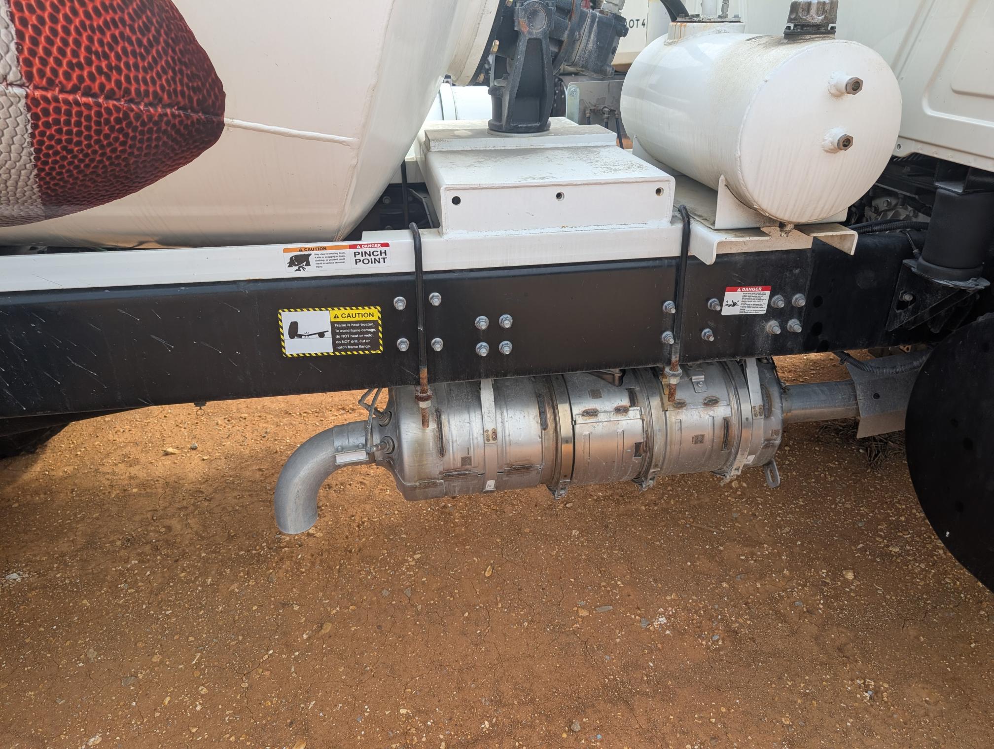 2024 MACK MD 490 - Image 9