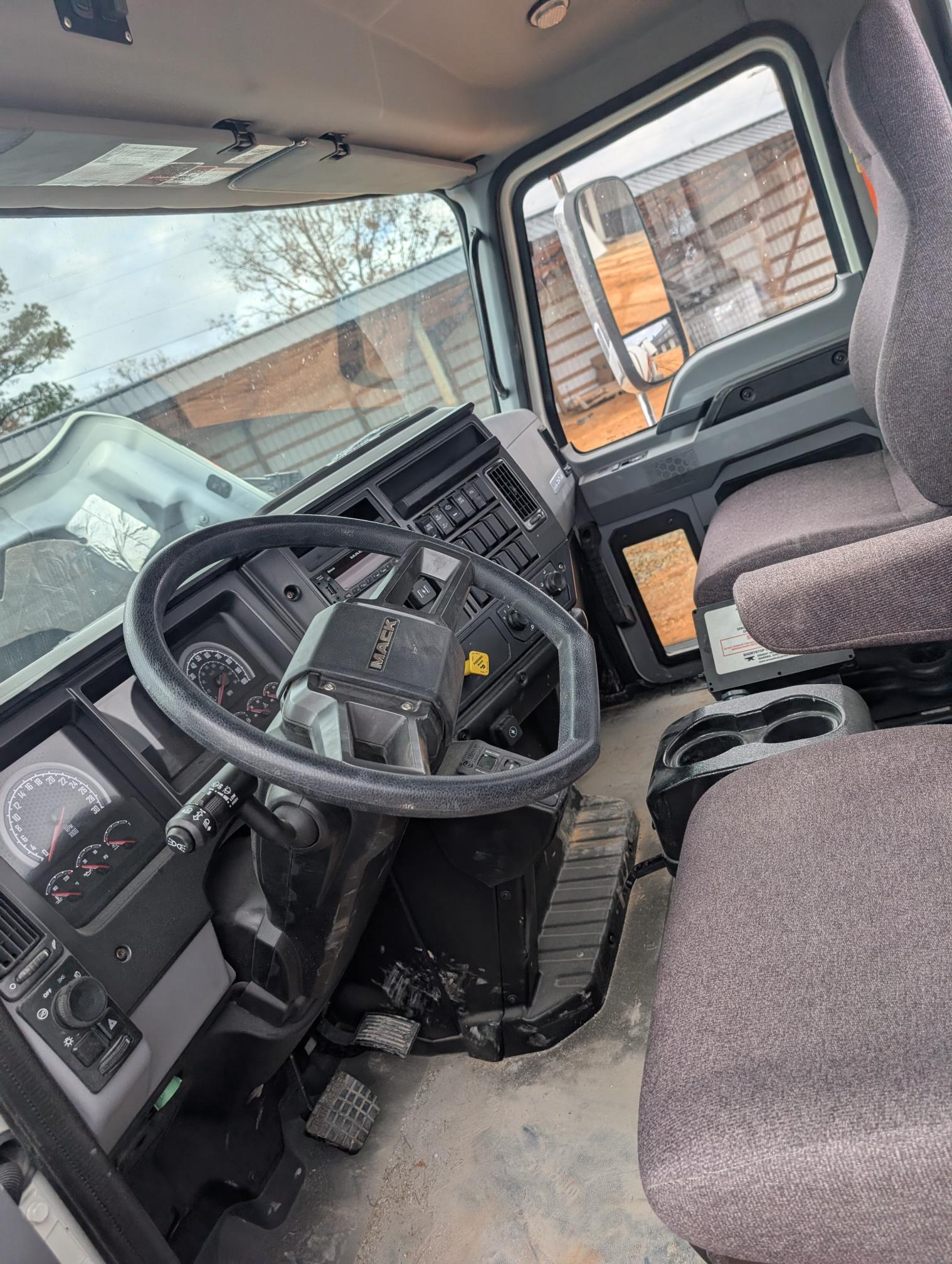 2024 MACK MD 490 - Image 15