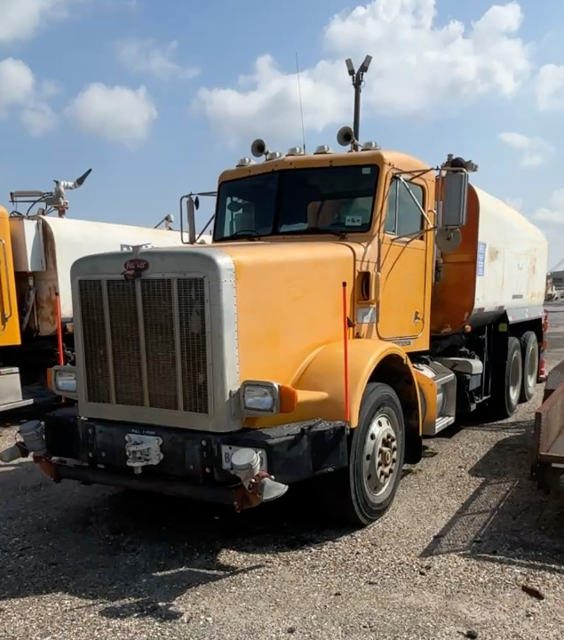 1994 PETERBILT 357 - Image 2