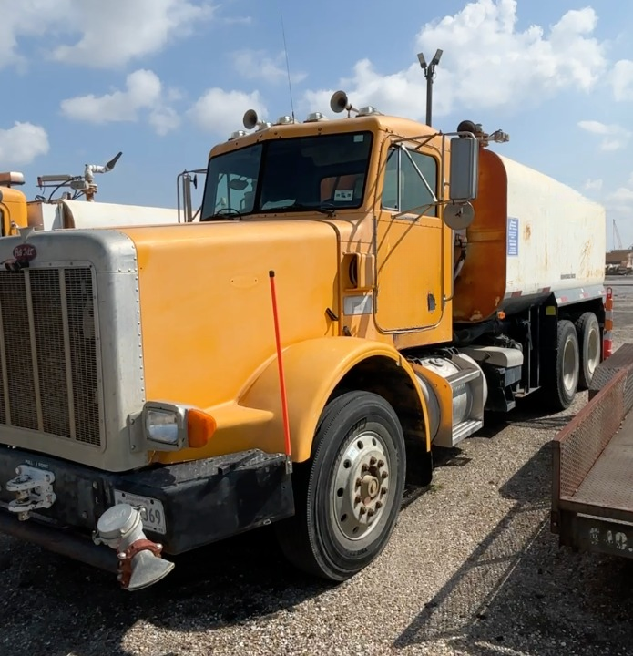 1994 PETERBILT 357 - Image 4