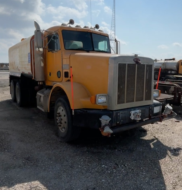1994 PETERBILT 357