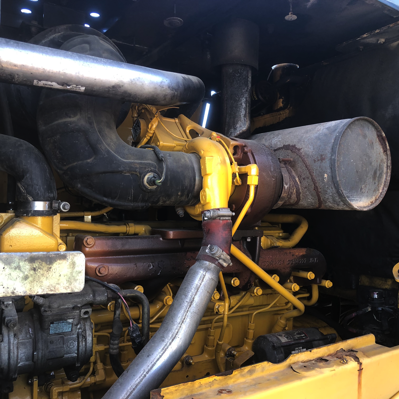 2010 DEERE 644K - Image 12