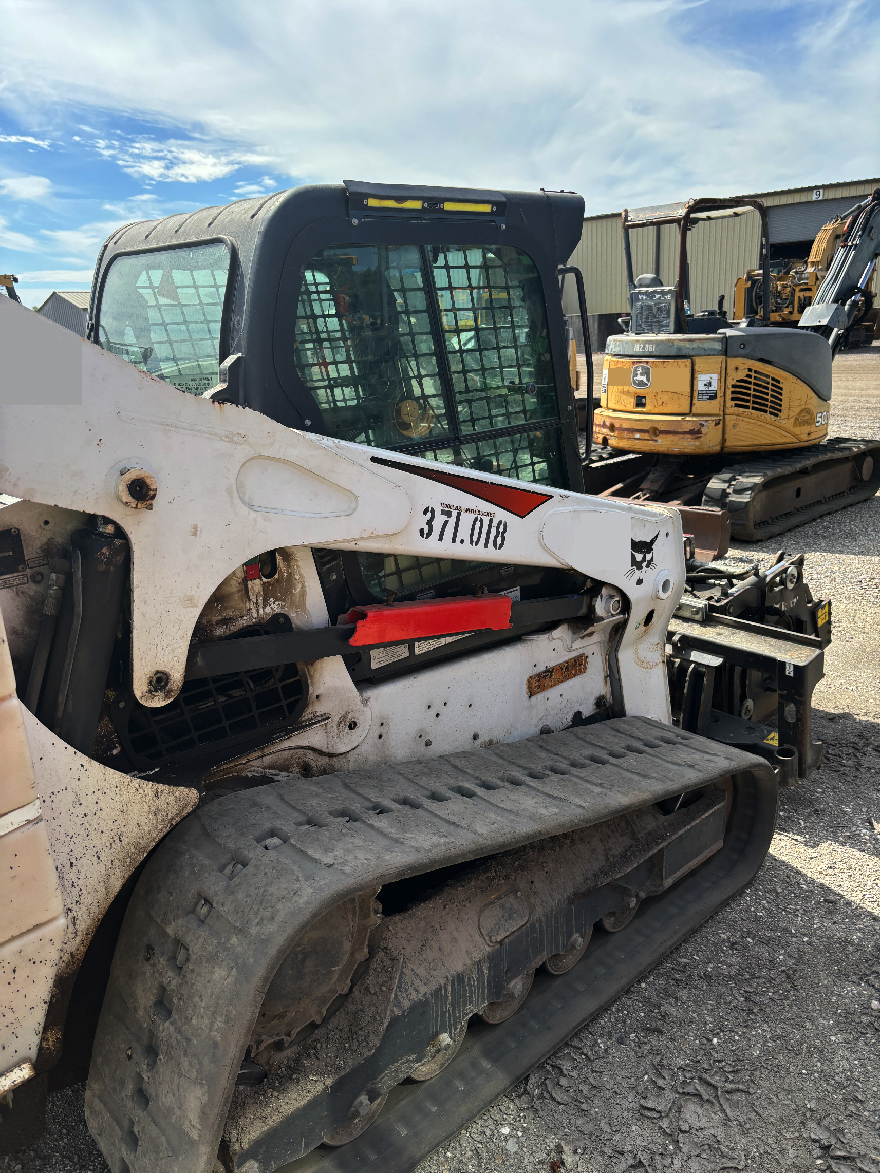 2018 BOBCAT T770 - view 2 of 9