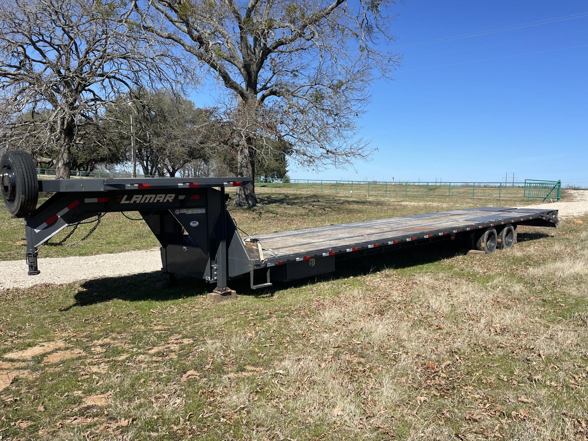 2022 LAMAR 40' x 102 - Image 2