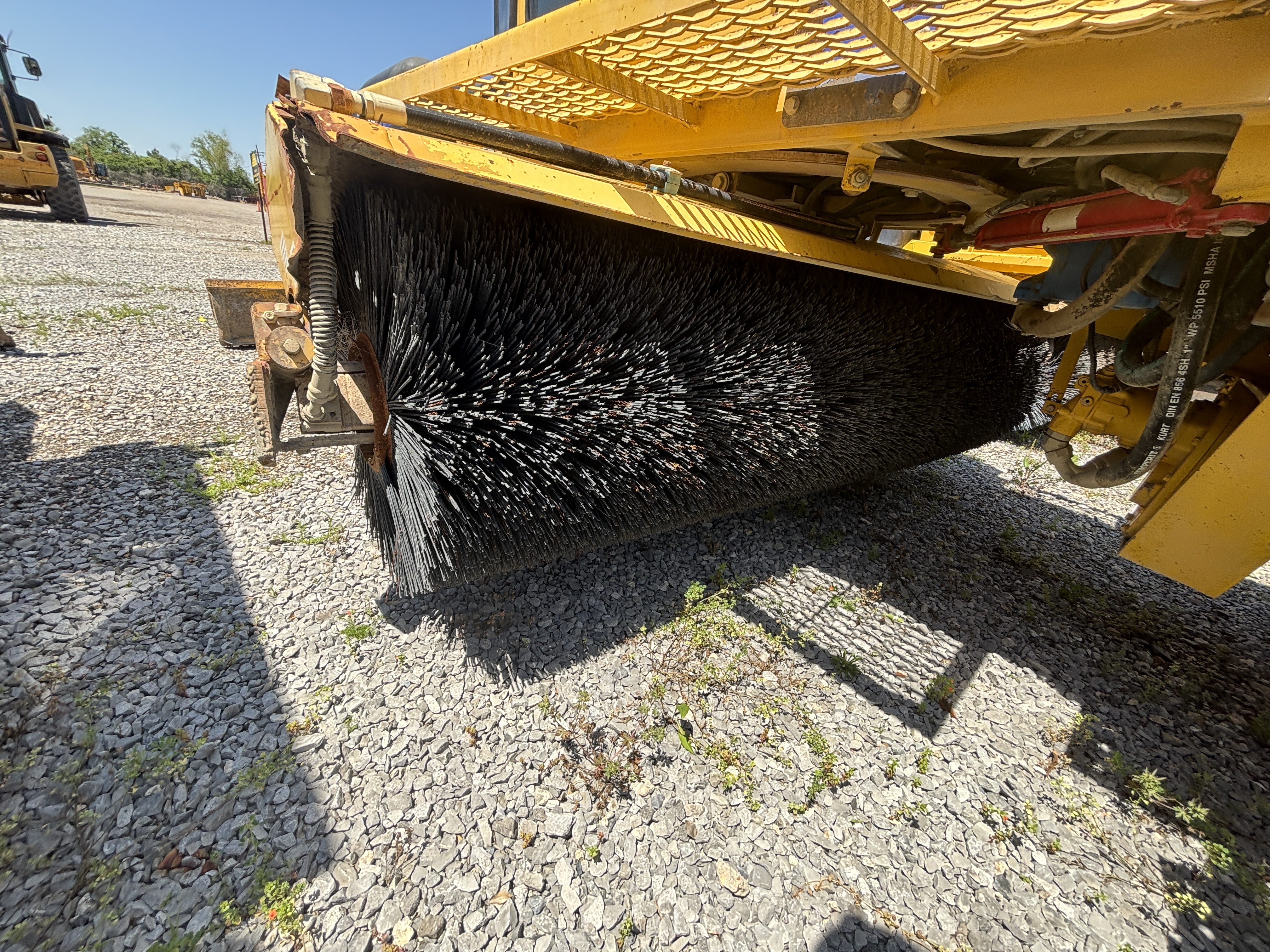 2012 SUPERIOR BROOM DT80J - Image 7