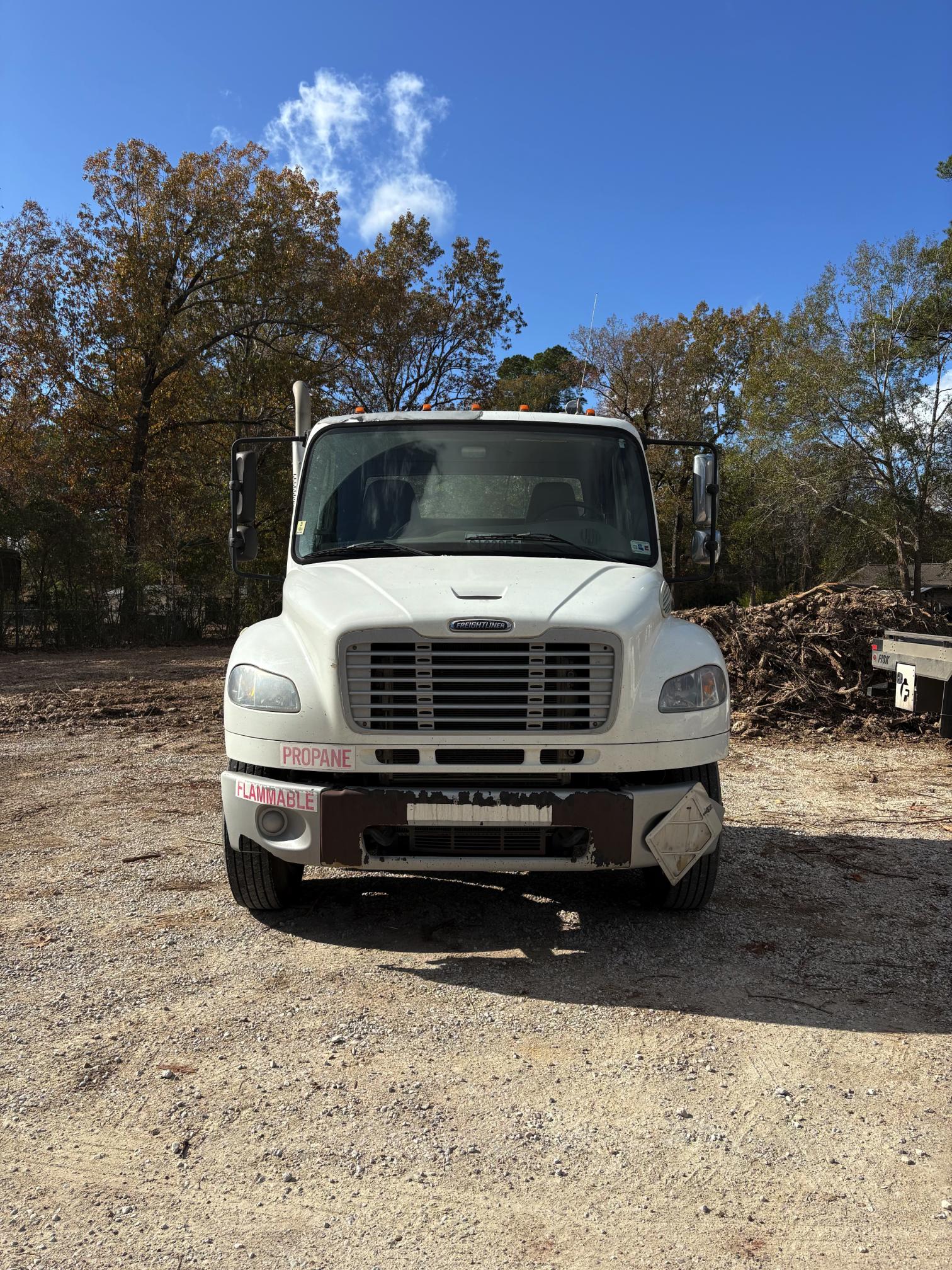 2014 FREIGHTLINER M2 106 - Image 3