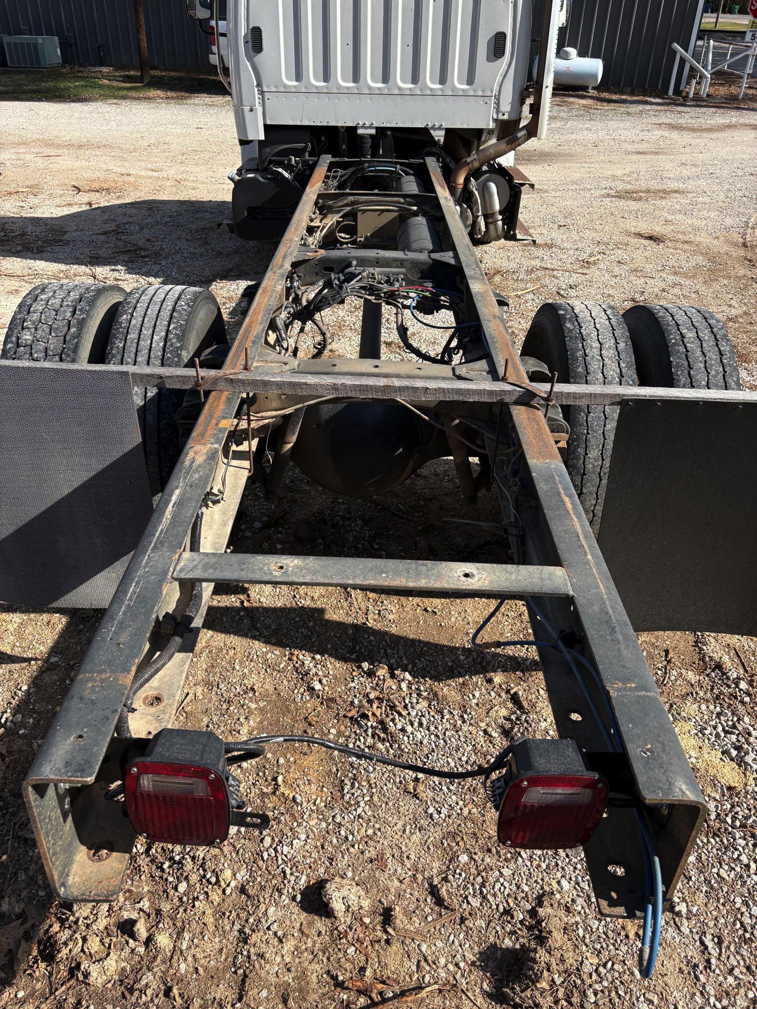 2014 FREIGHTLINER M2 106 - Image 8