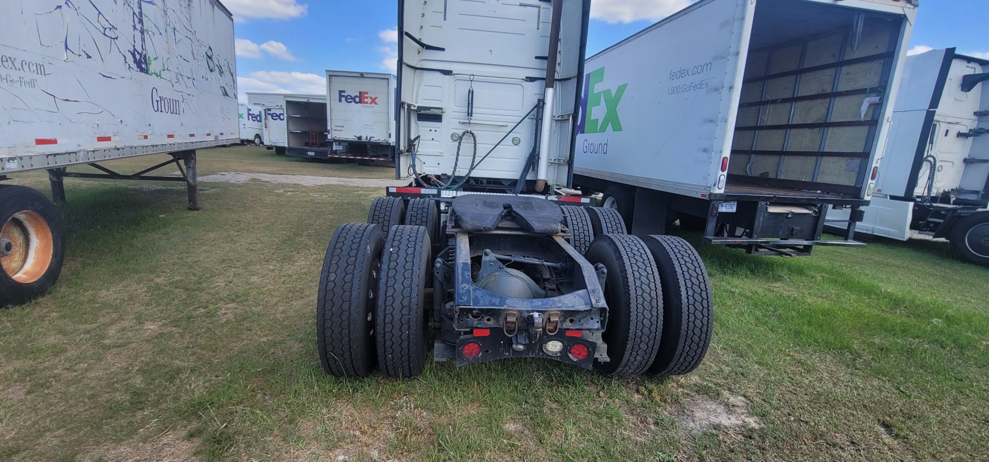 2014 VOLVO VNL - view 4 of 7