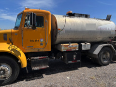 2003 PETERBILT 330 - Image 4