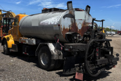 2003 PETERBILT 330 - Image 5