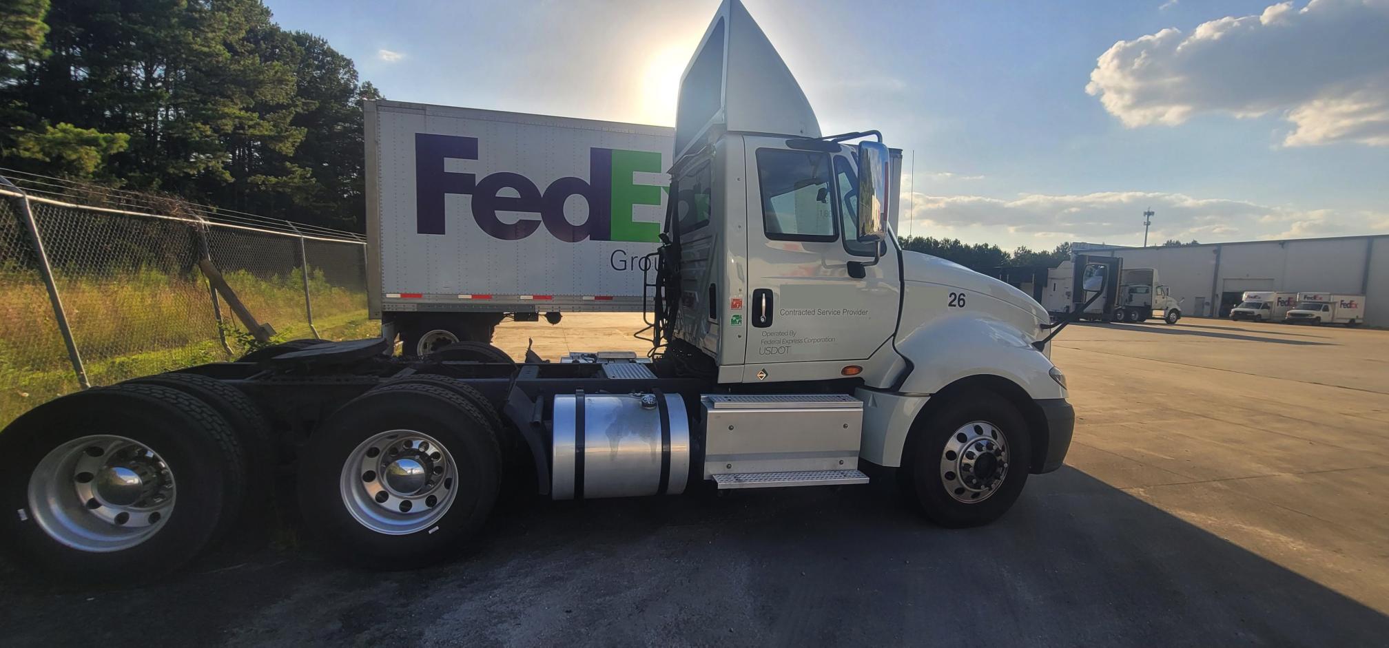 2016 INTERNATIONAL 687