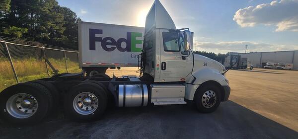 2016 INTERNATIONAL 687