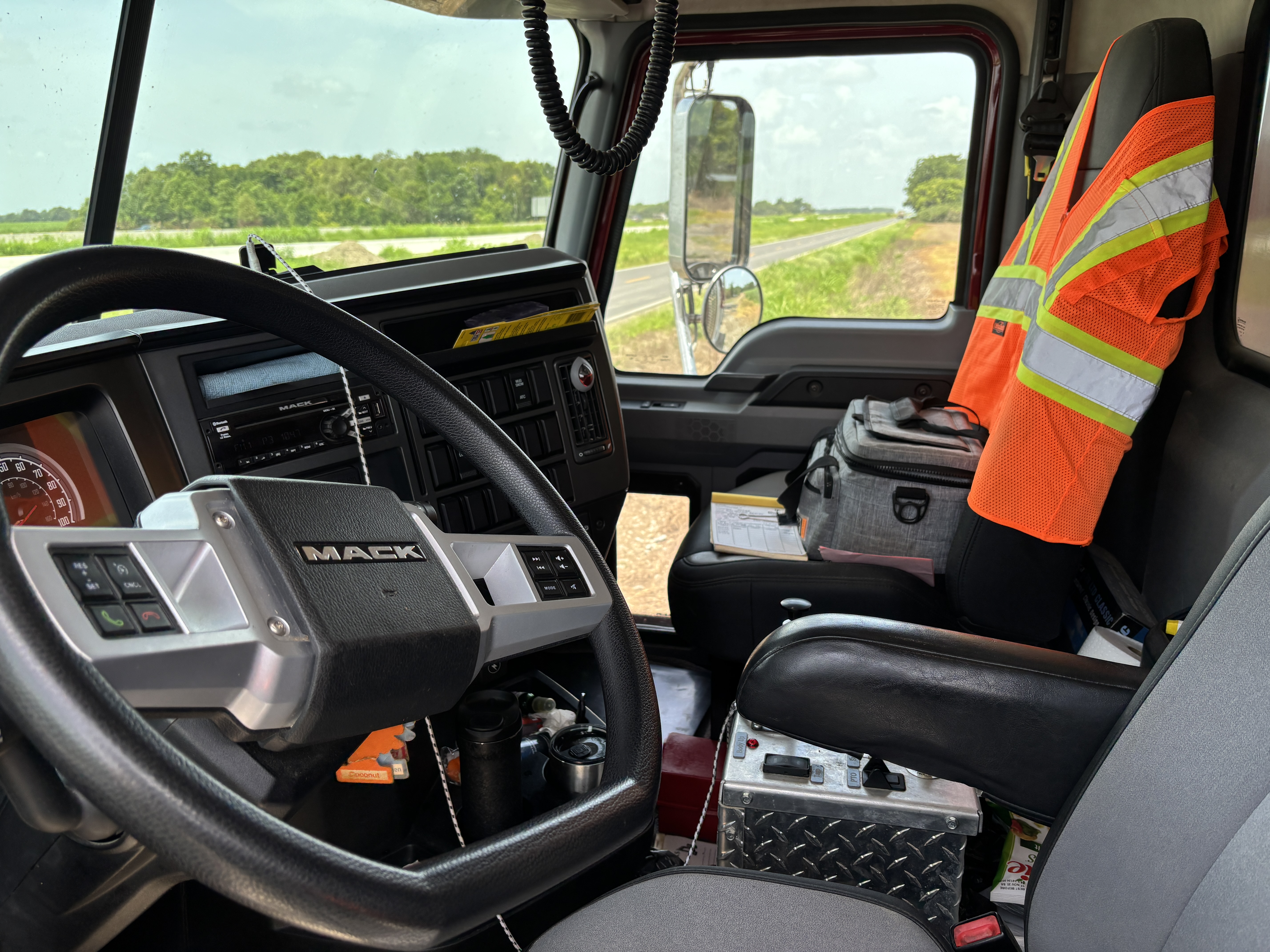 2021 MACK Granite 64FR - view 11 of 26