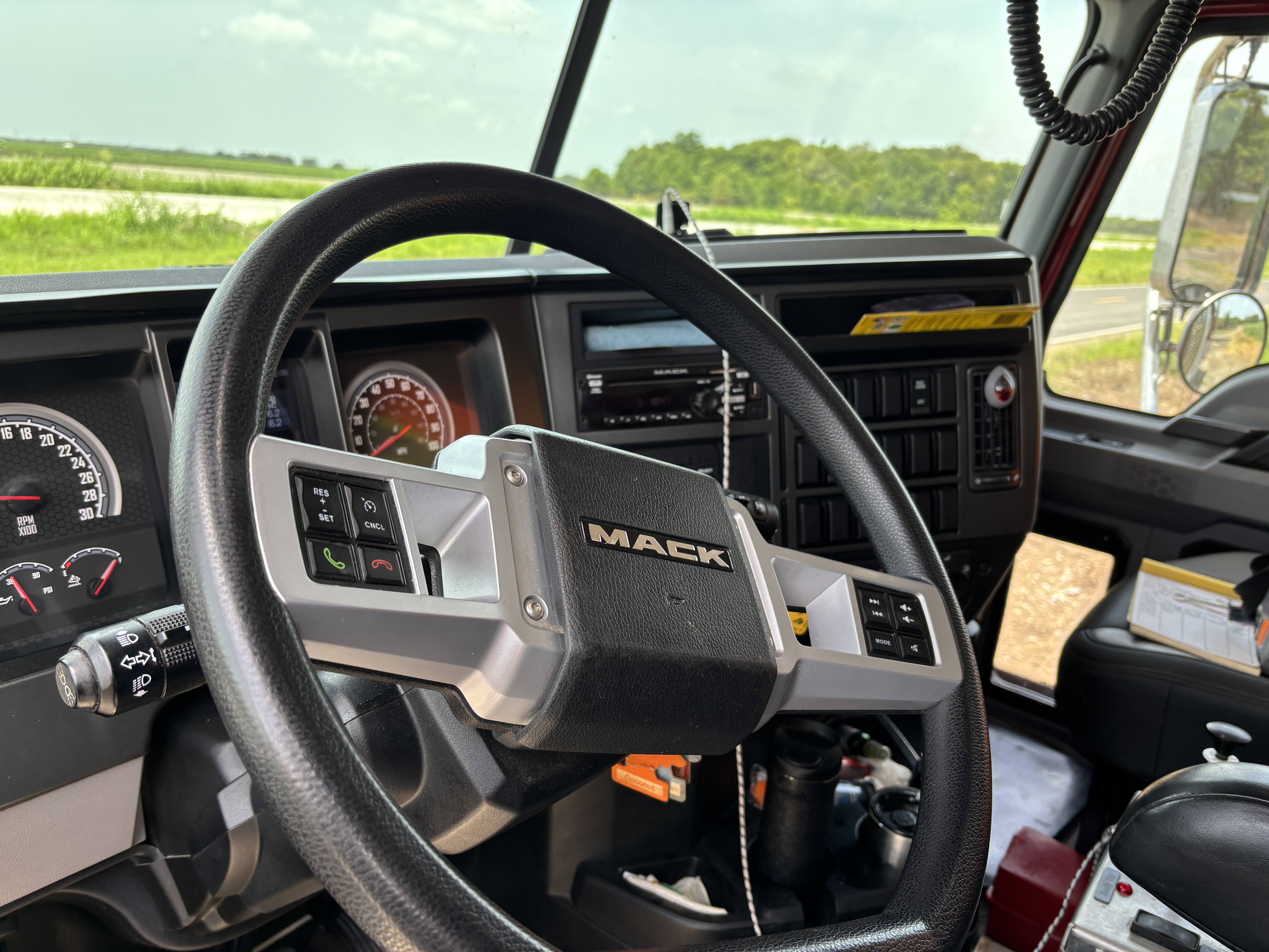 2021 MACK Granite 64FR - view 13 of 26