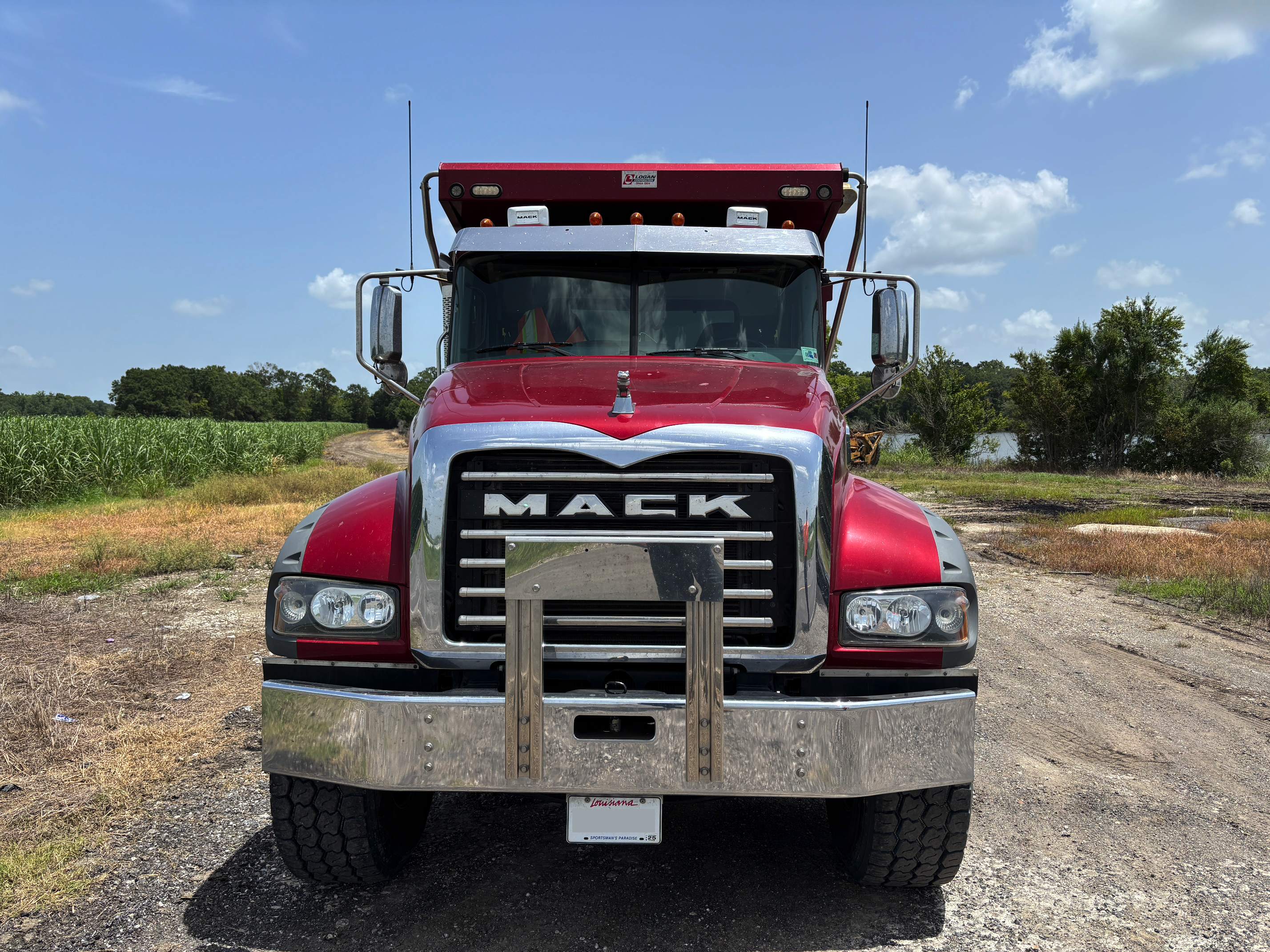 2021 MACK Granite 64FR - Image 2