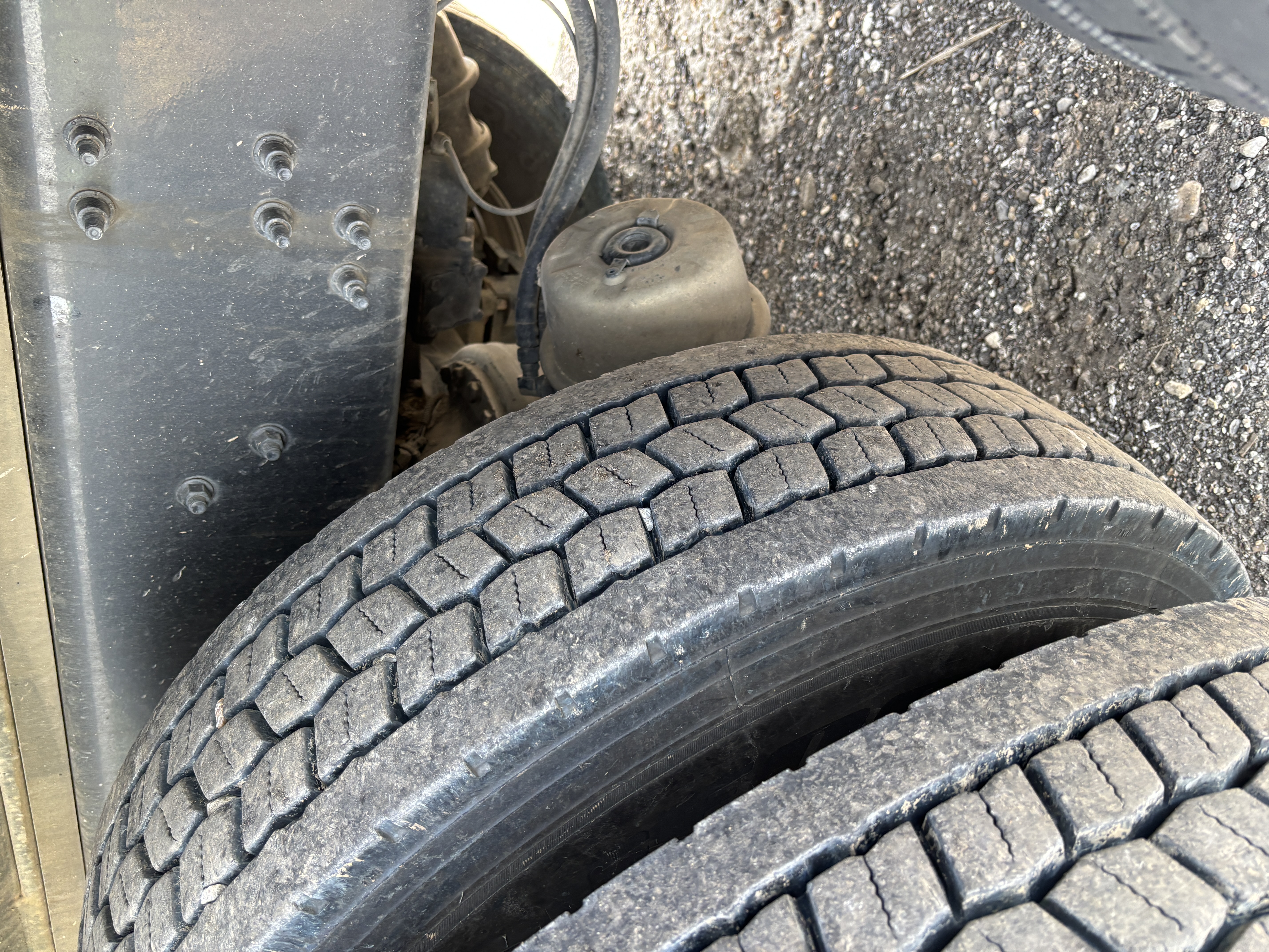 2021 MACK Granite 64FR - Image 17