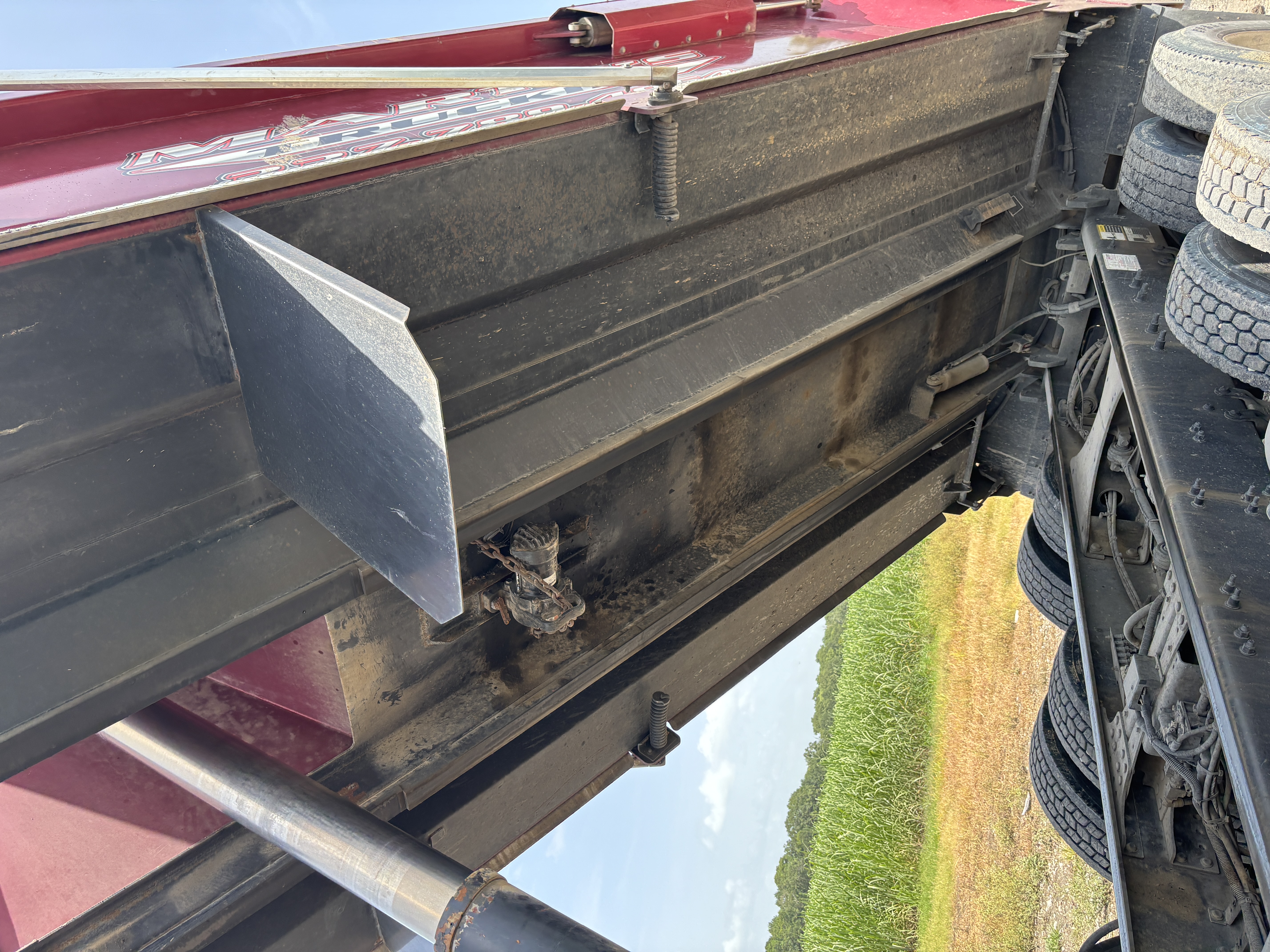 2021 MACK Granite 64FR - view 9 of 26