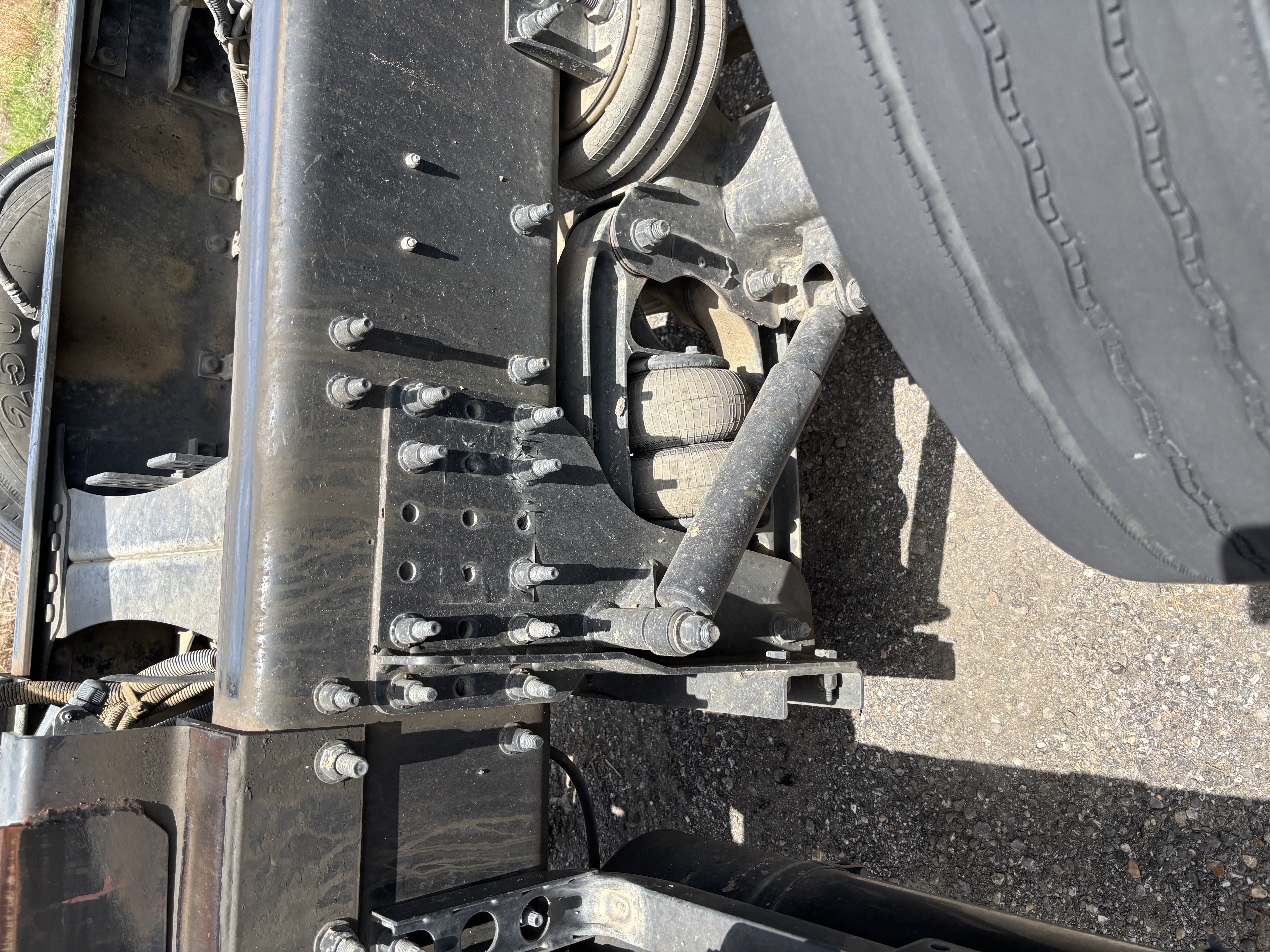 2021 MACK Granite 64FR - Image 24