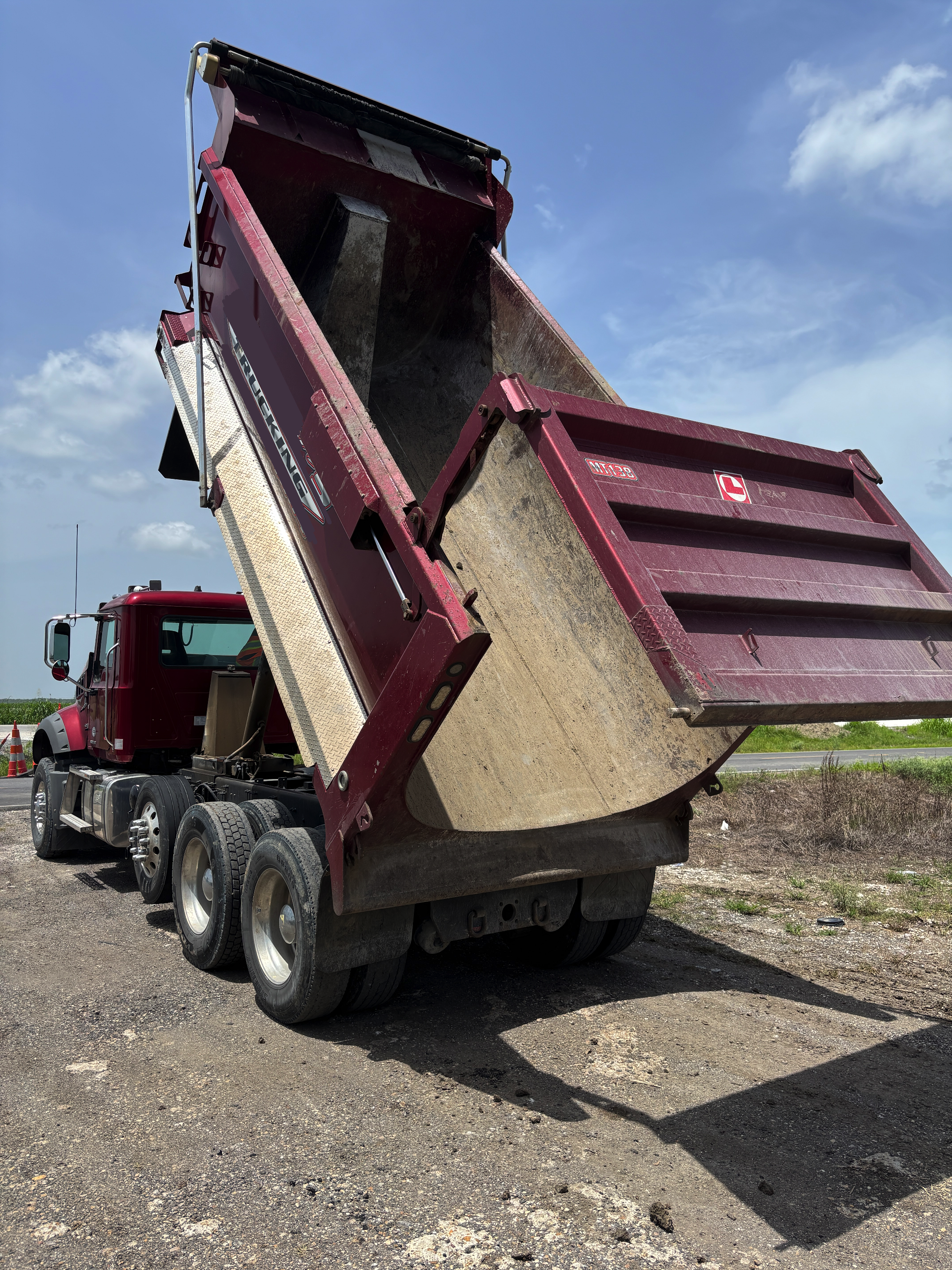 2021 MACK Granite 64FR - view 7 of 26