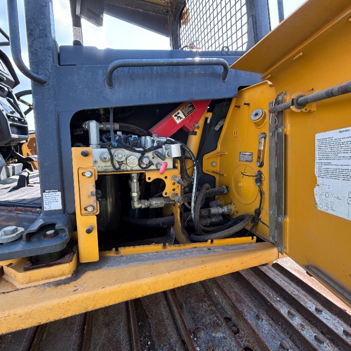 2013 DEERE 750K LGP - Image 9