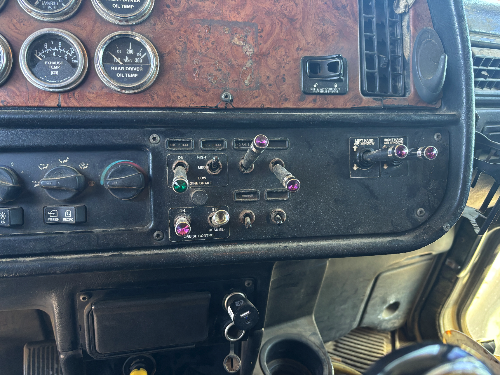 2004 PETERBILT 378 - Image 10