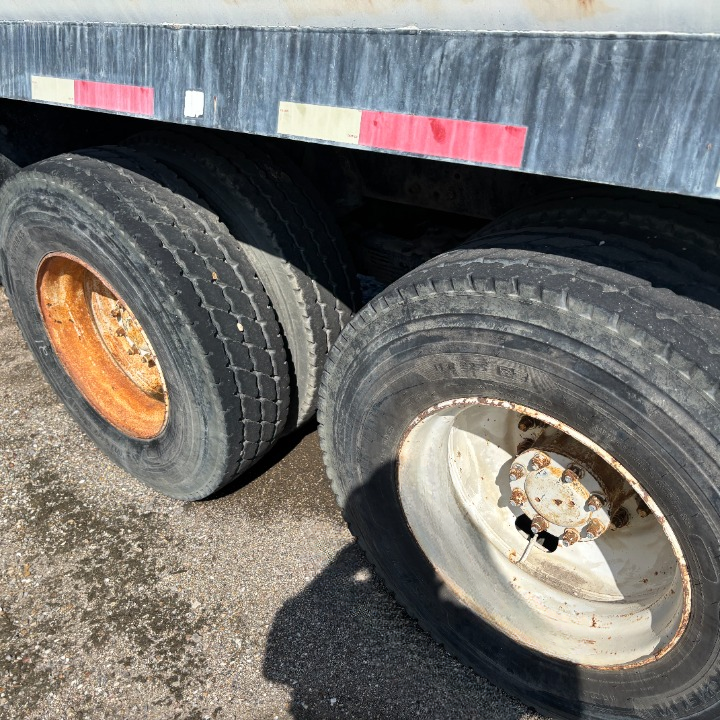 1992 PETERBILT 357 - Image 13