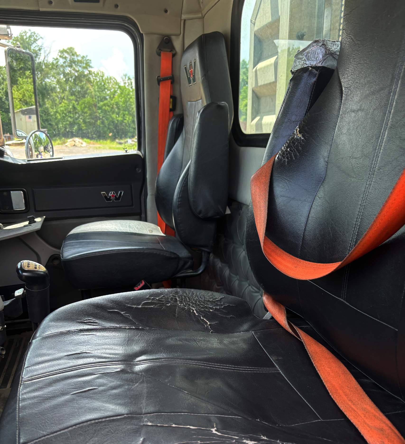 2017 WESTERN STAR 4700 - view 6 of 23