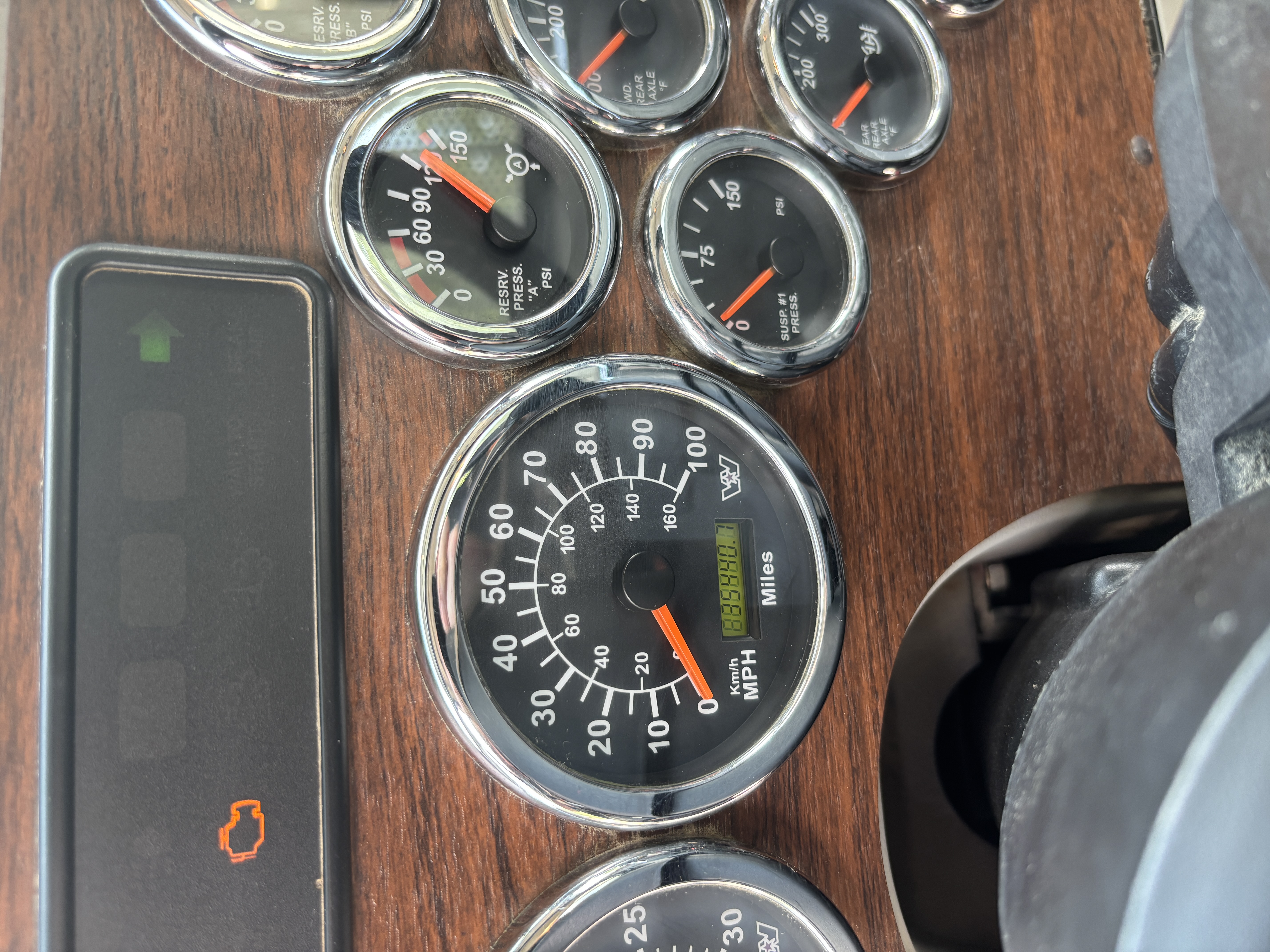 2017 WESTERN STAR 4700 - Image 8