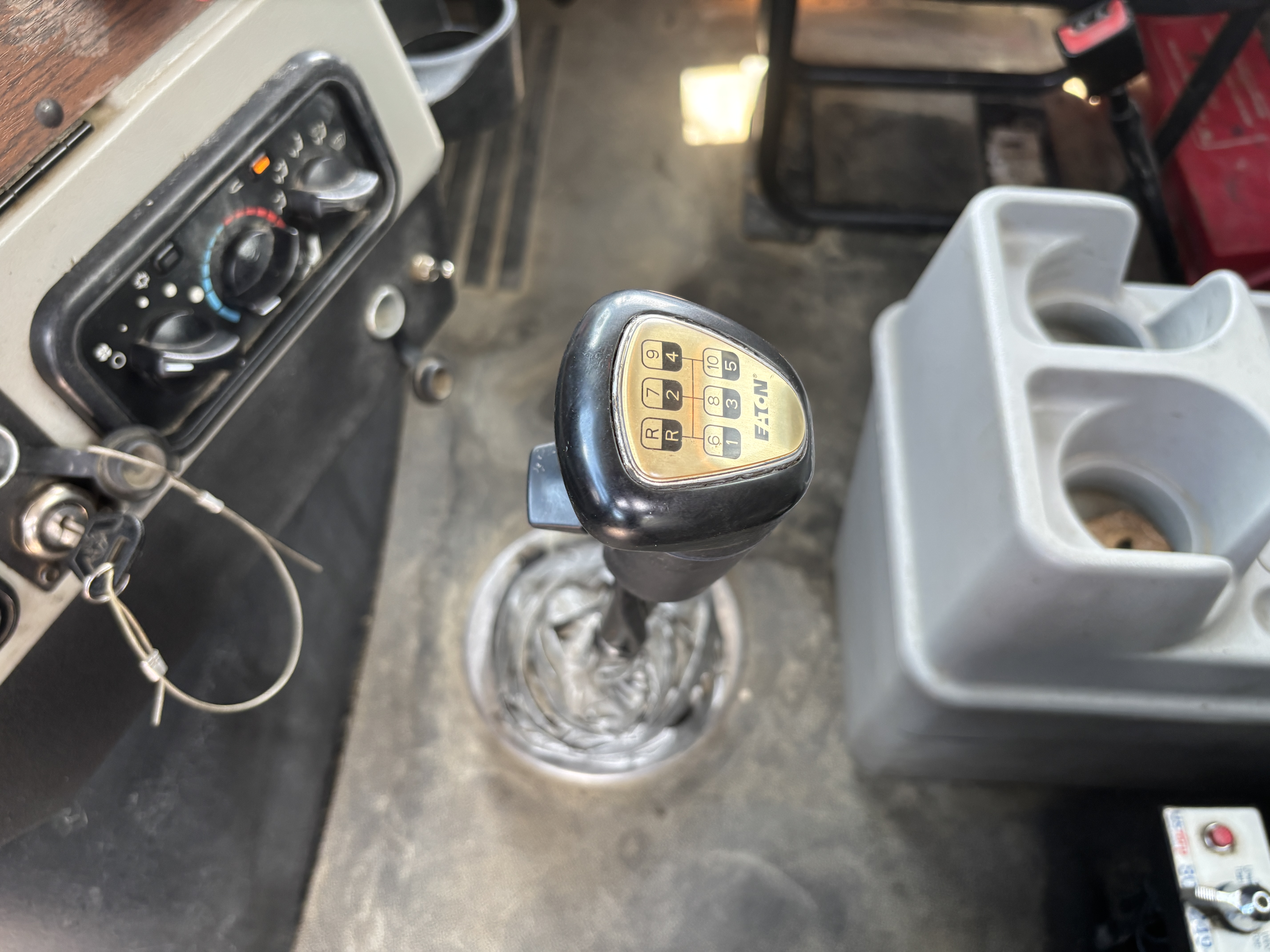 2017 WESTERN STAR 4700 - view 9 of 23