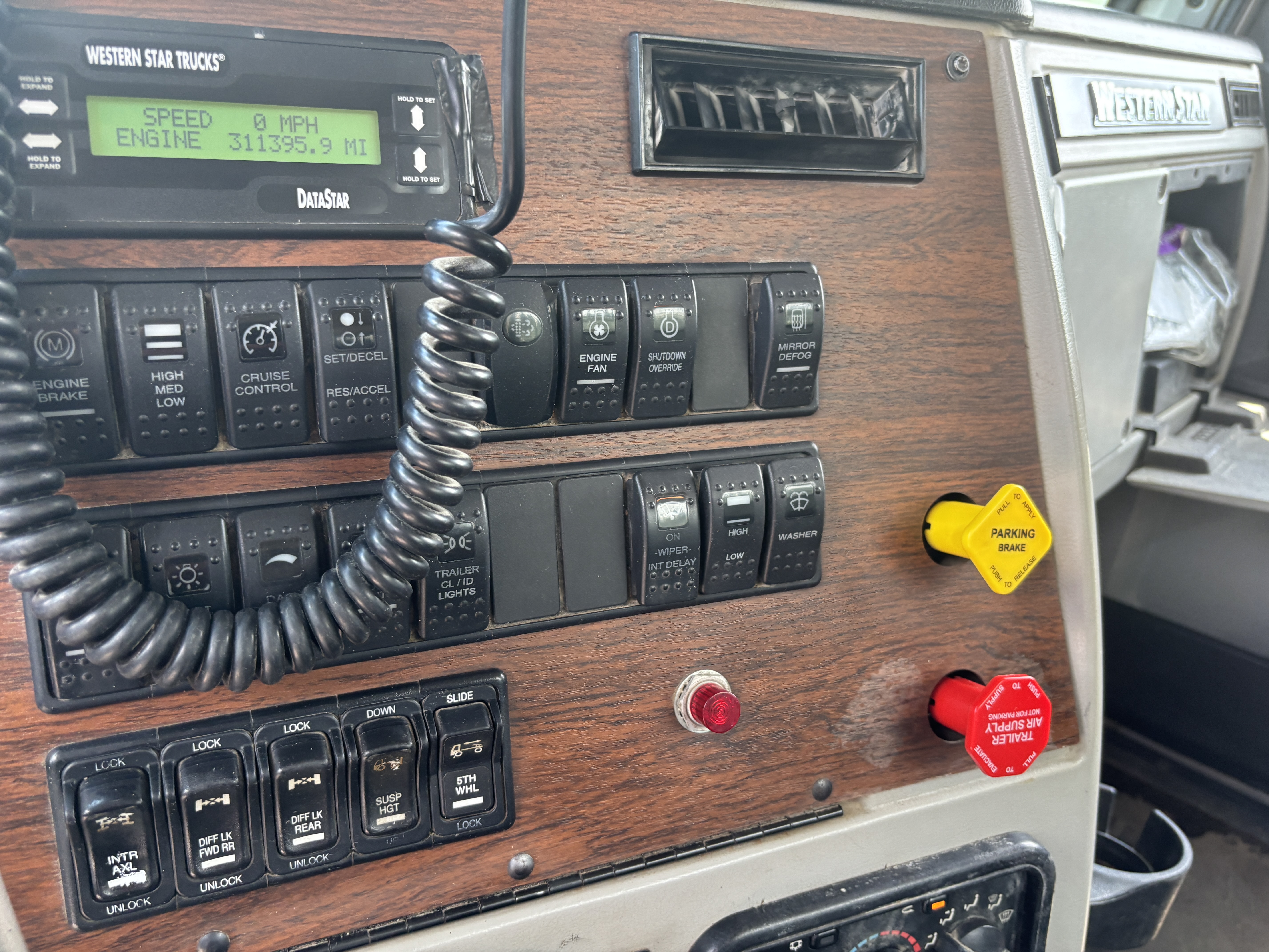 2017 WESTERN STAR 4700 - view 10 of 23