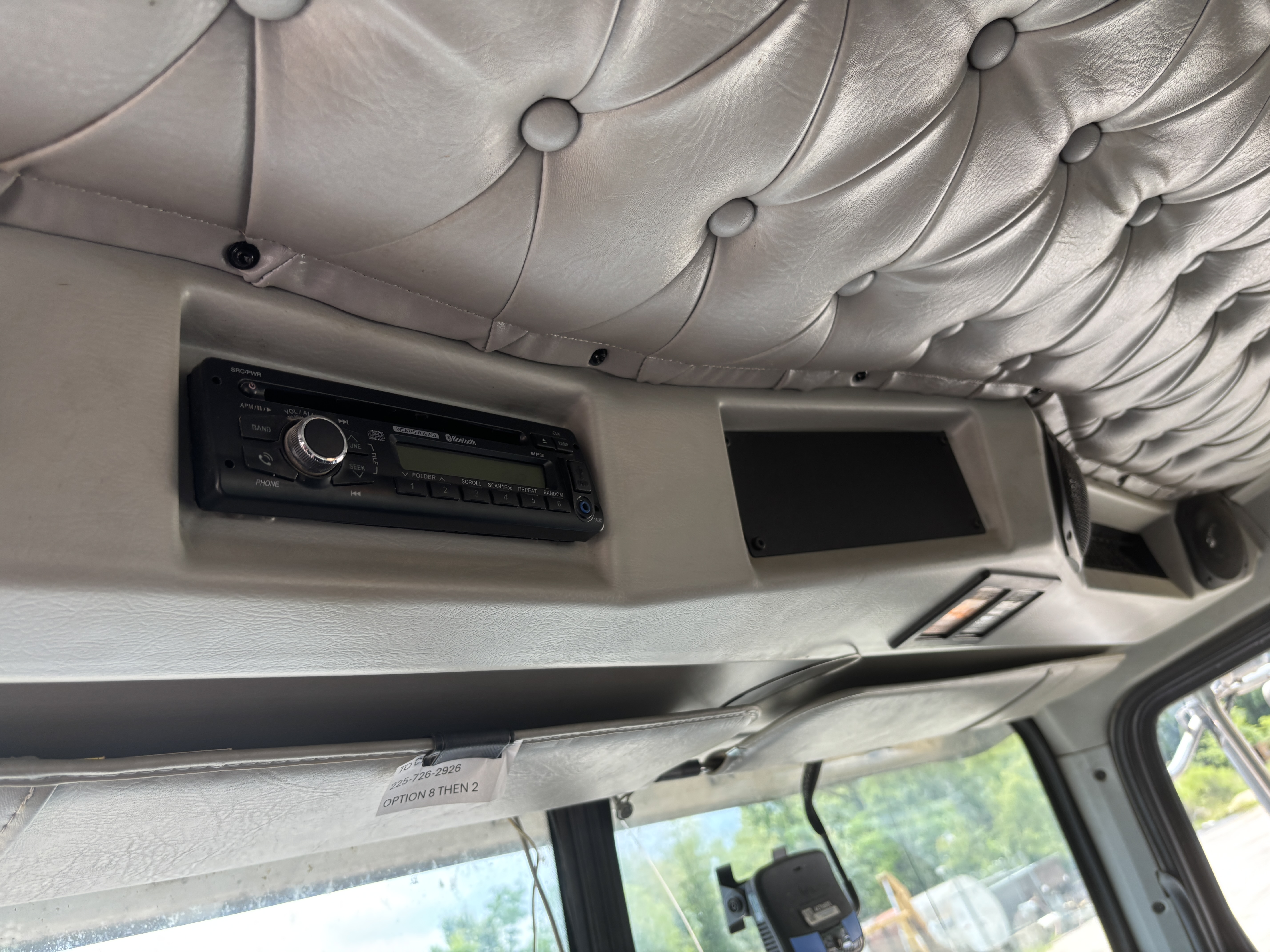 2017 WESTERN STAR 4700 - Image 12