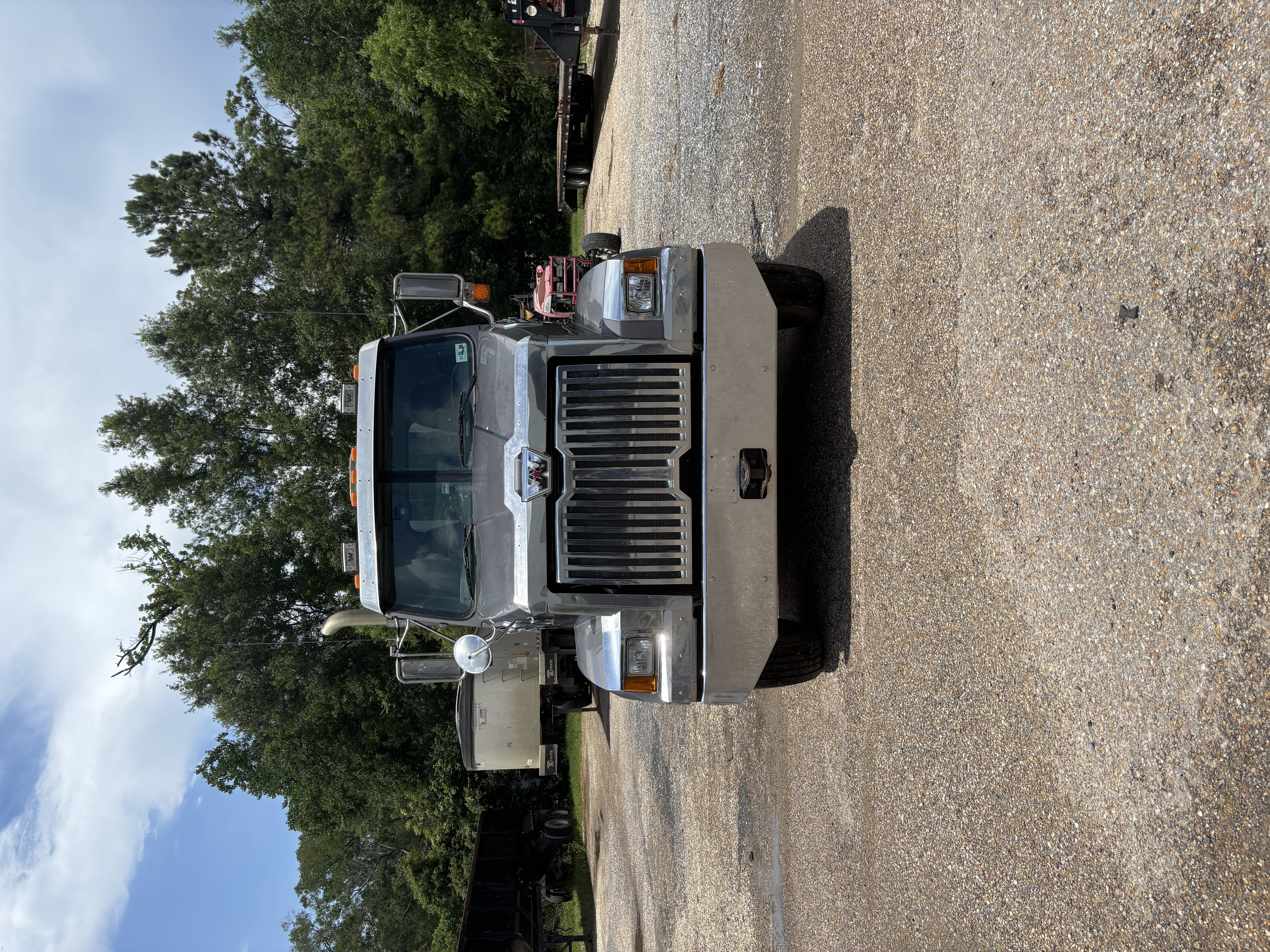 2017 WESTERN STAR 4700 - view 2 of 23