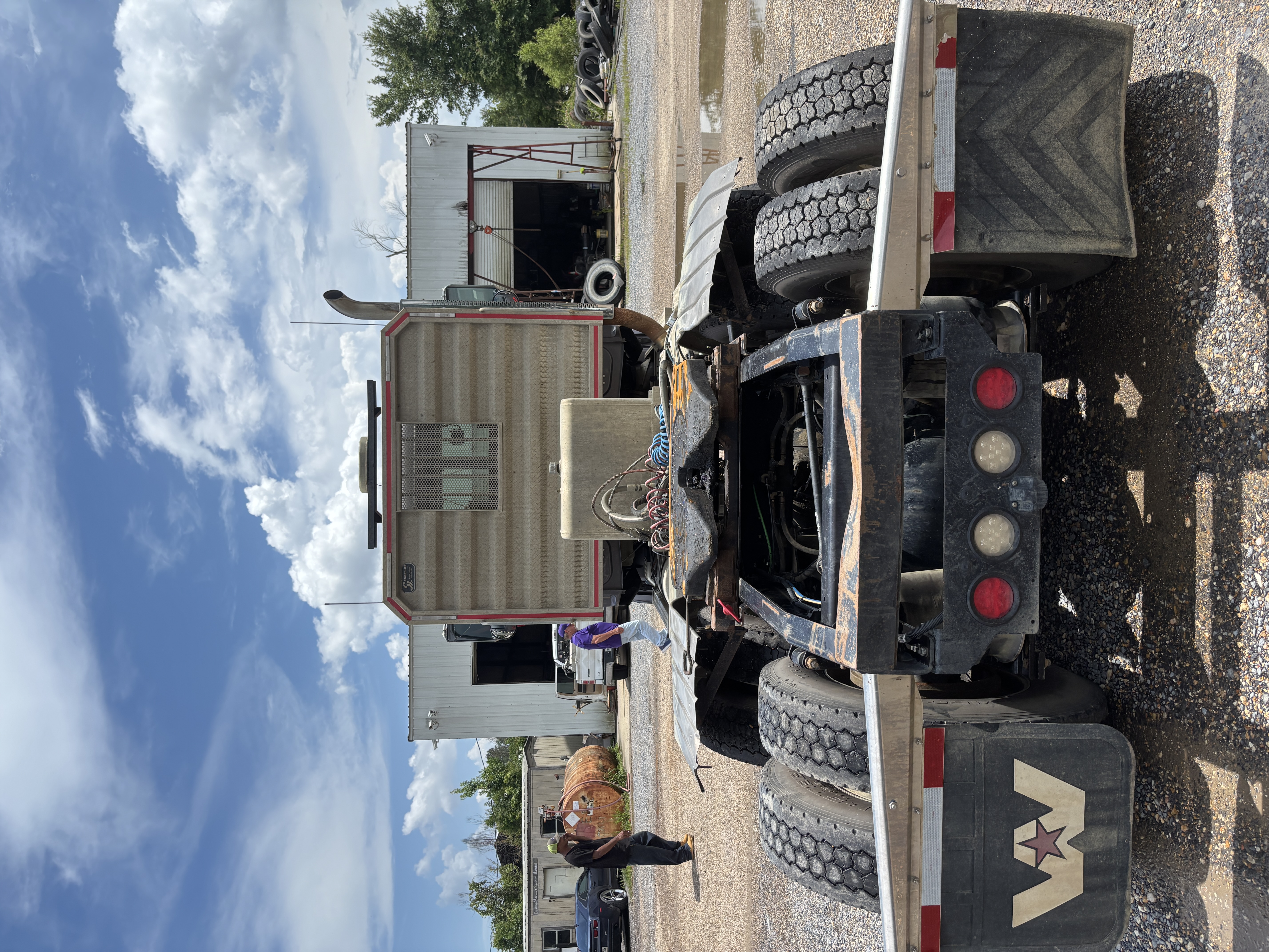 2017 WESTERN STAR 4700 - view 4 of 23