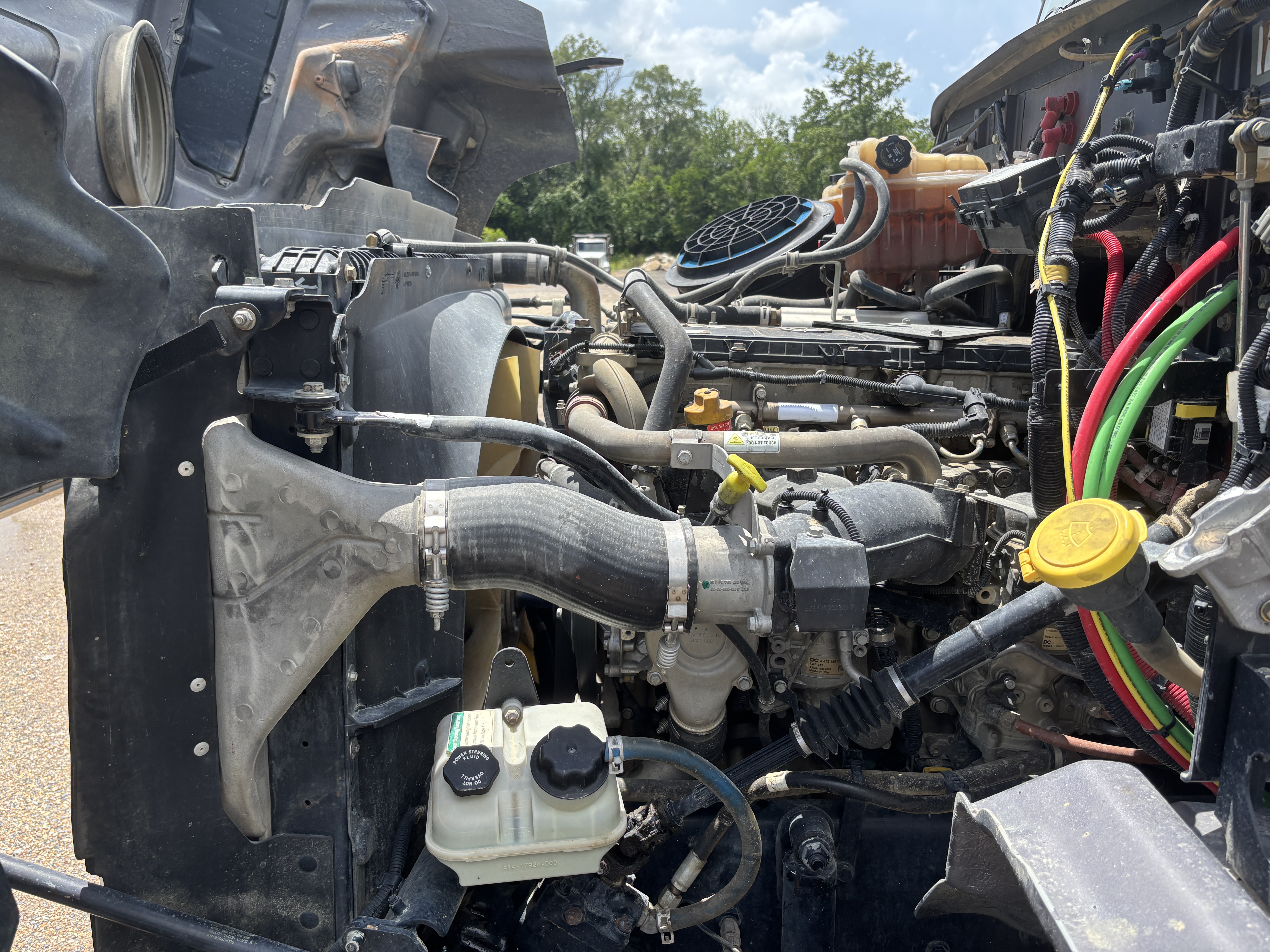 2017 WESTERN STAR 4700 - Image 18