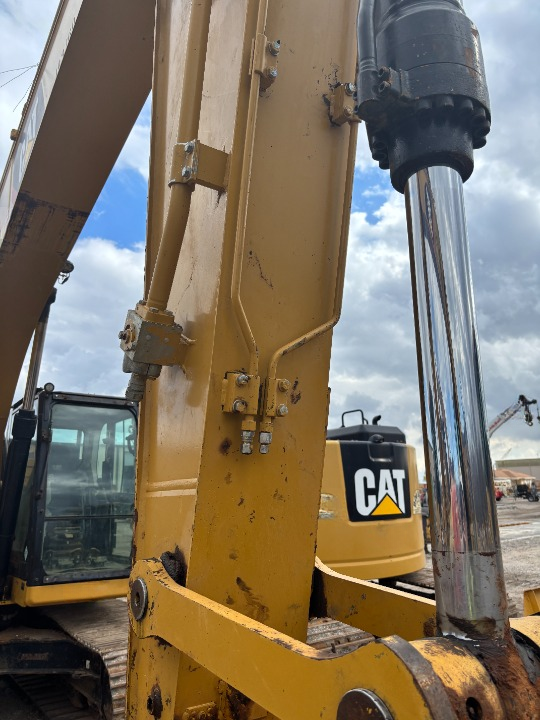2018 CATERPILLAR 323 - Image 17