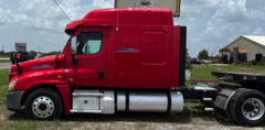 2013 FREIGHTLINER Cascadia 125 - Image 1